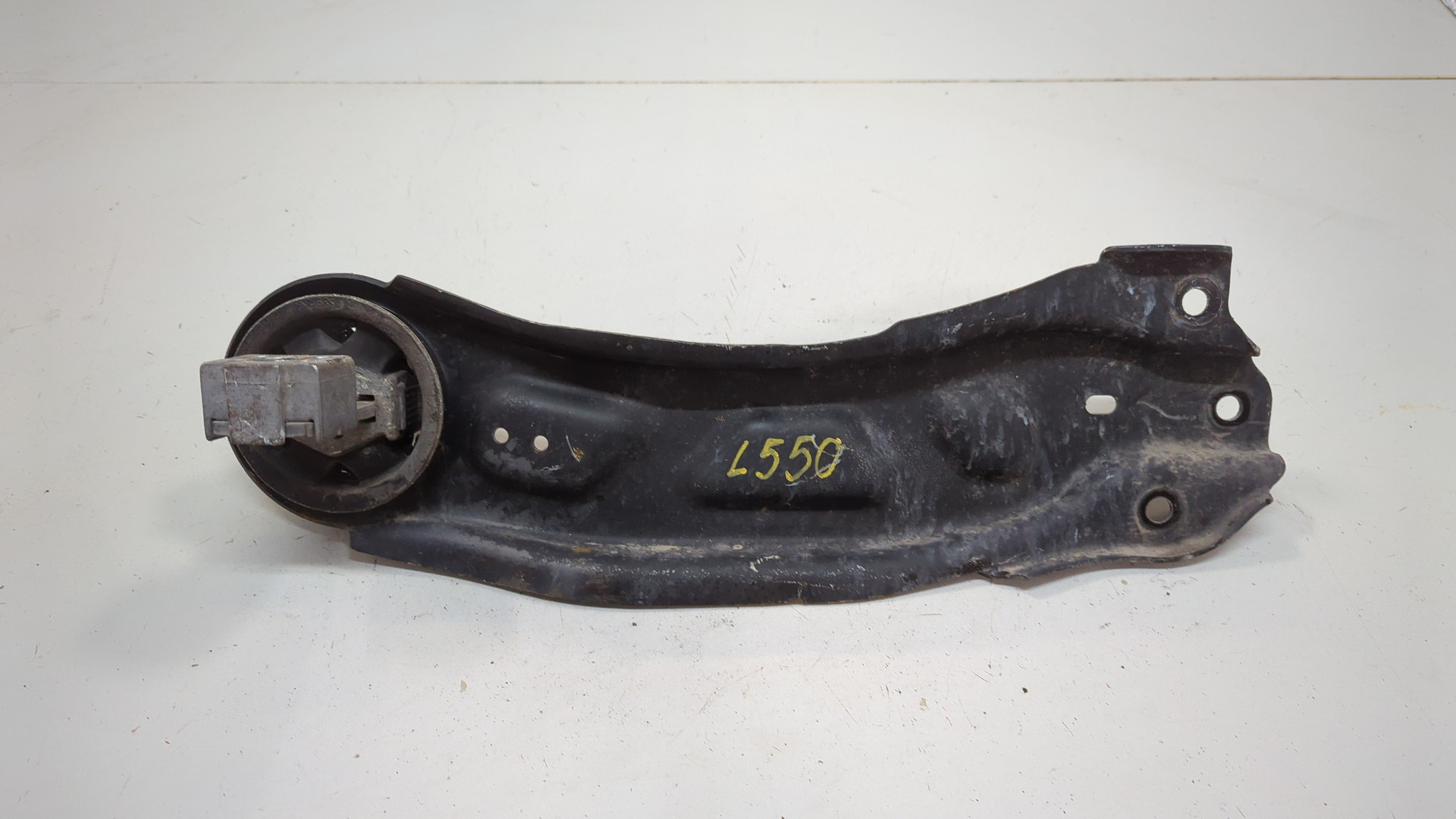 Рычаг задний правый