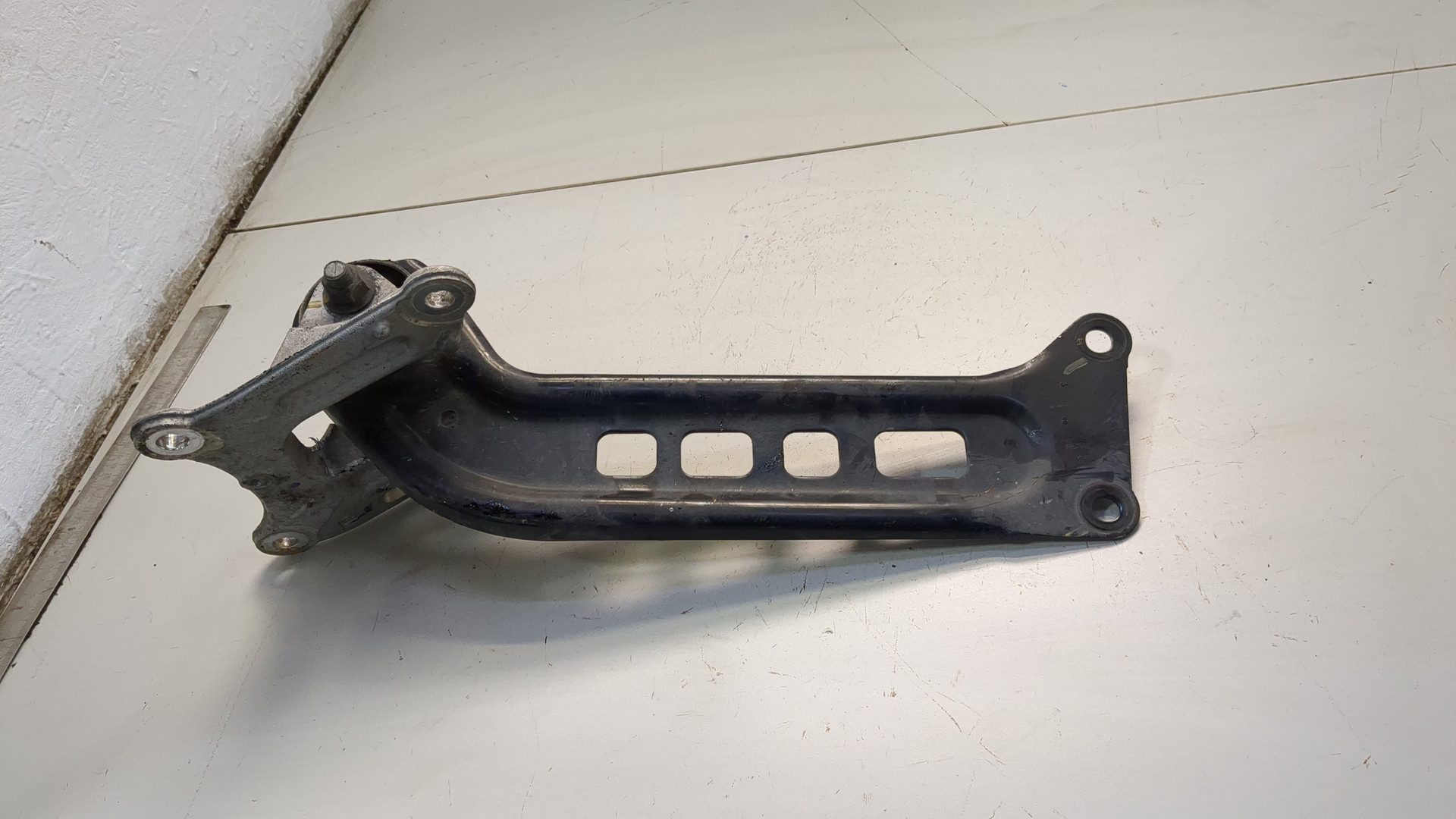 Рычаг задний правый