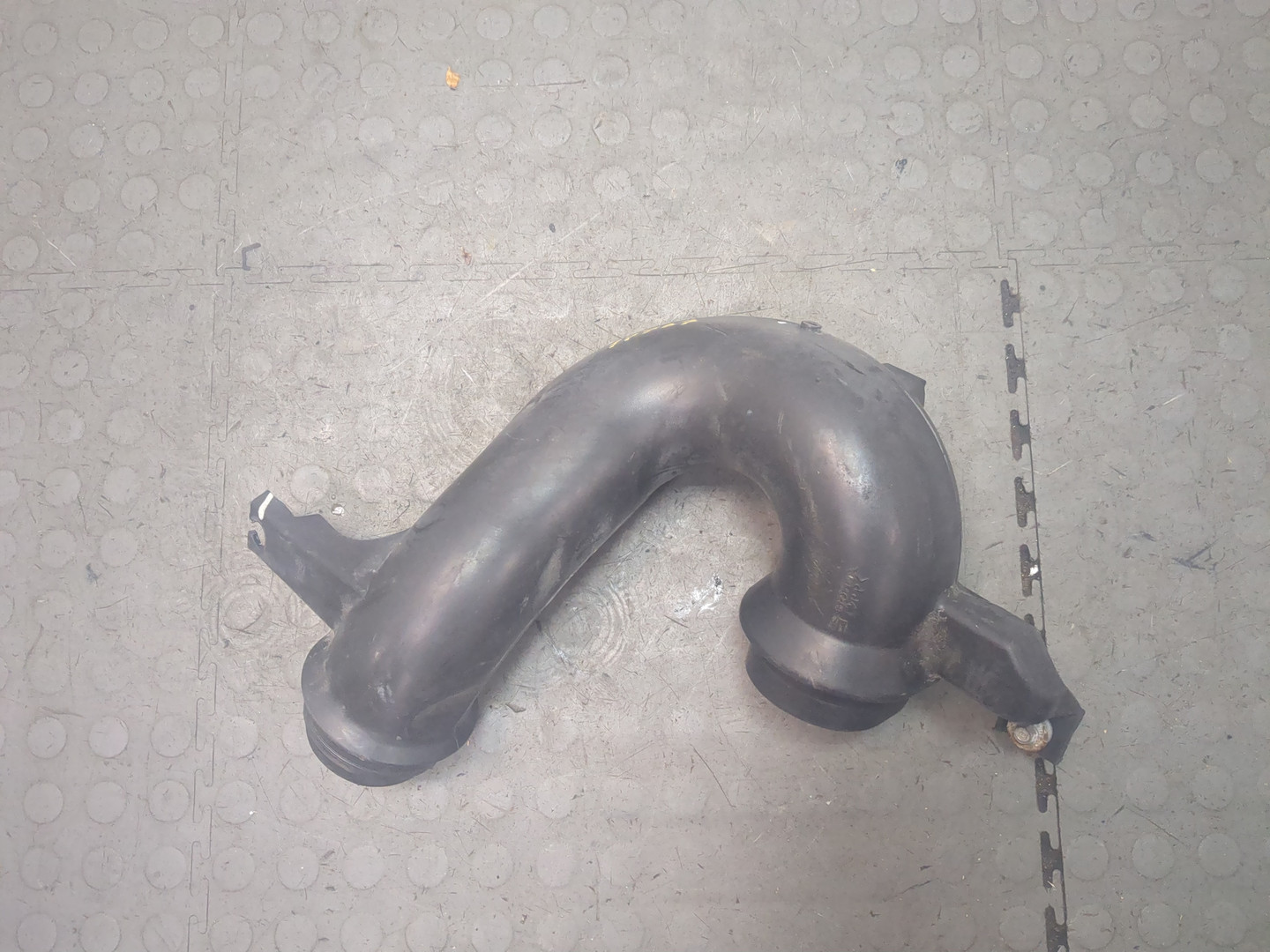 Патрубок воздушного фильтра