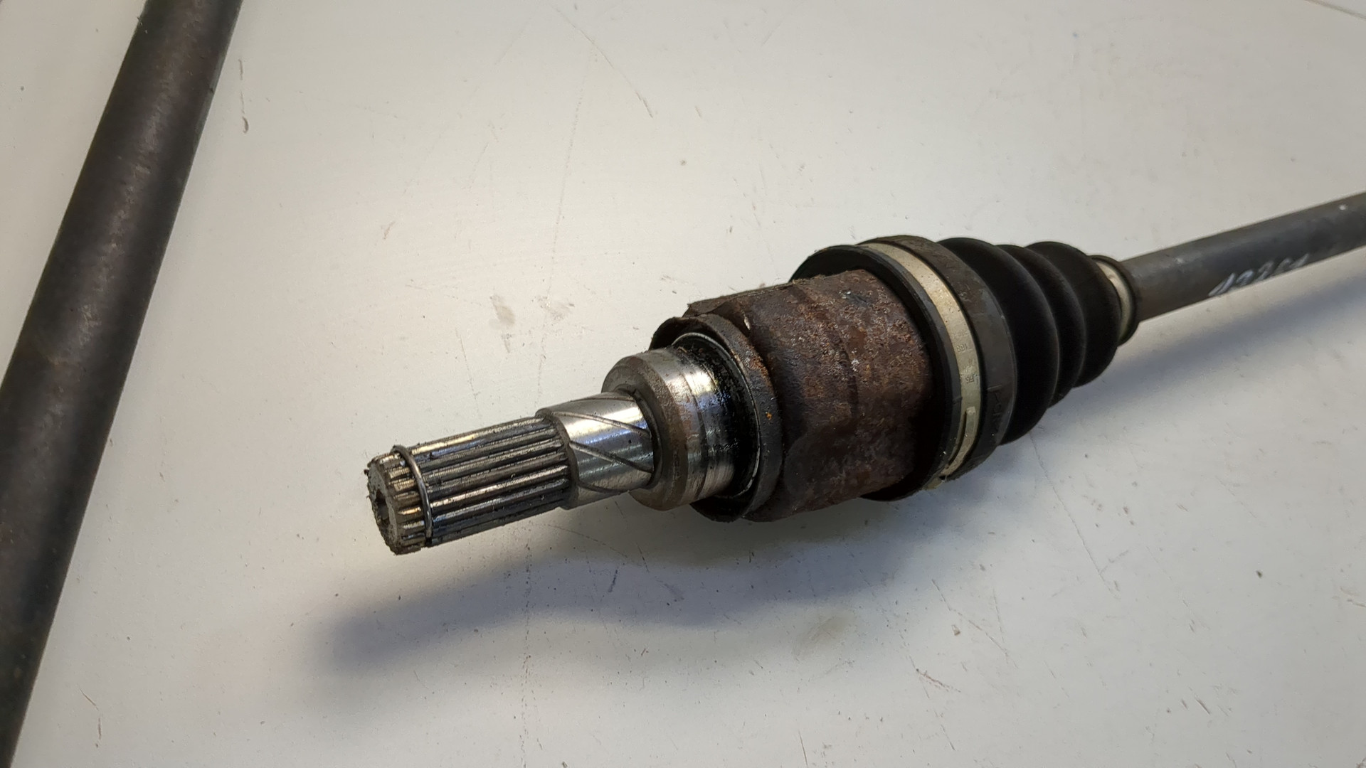 Полуось задняя