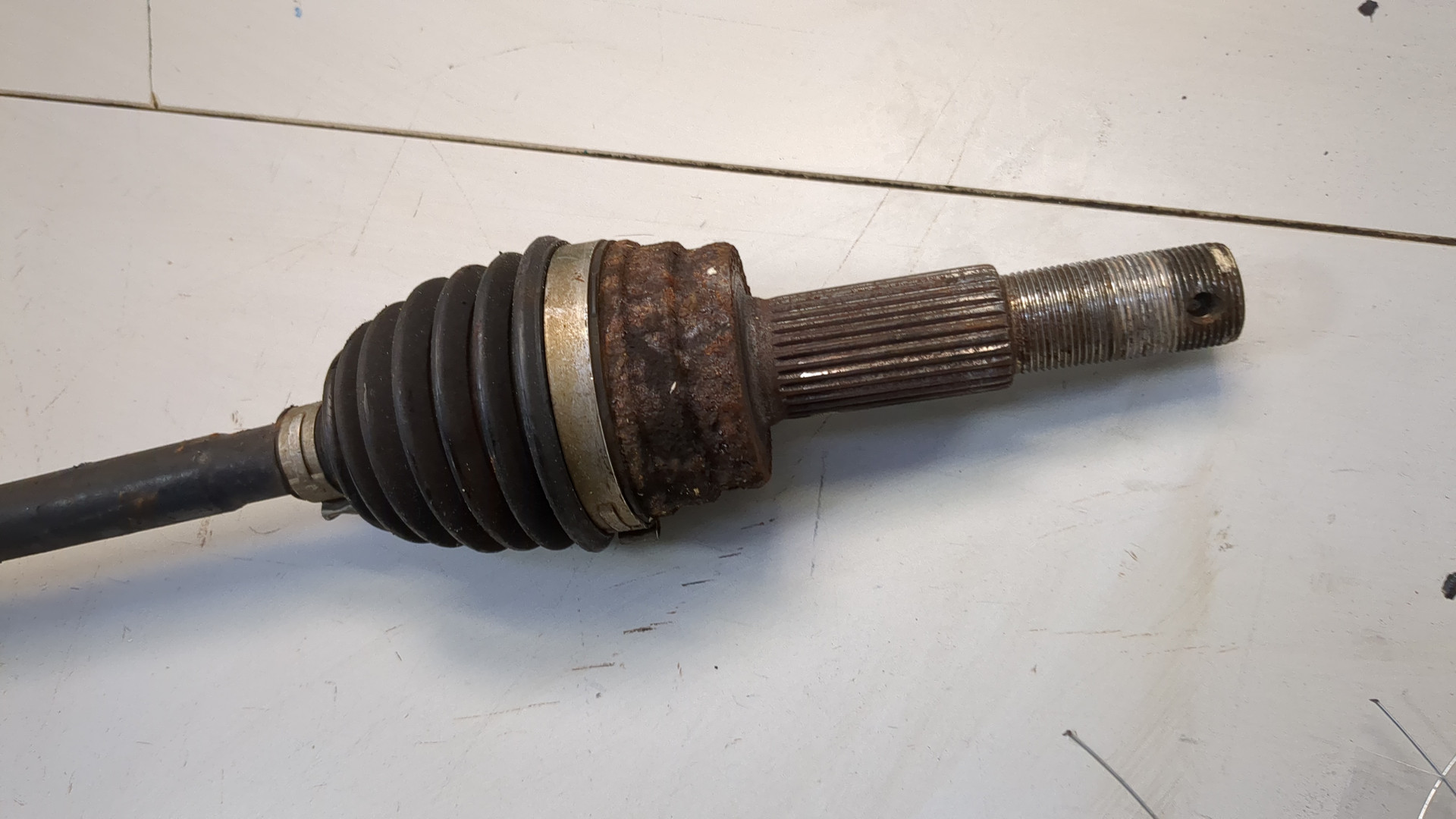 Полуось задняя