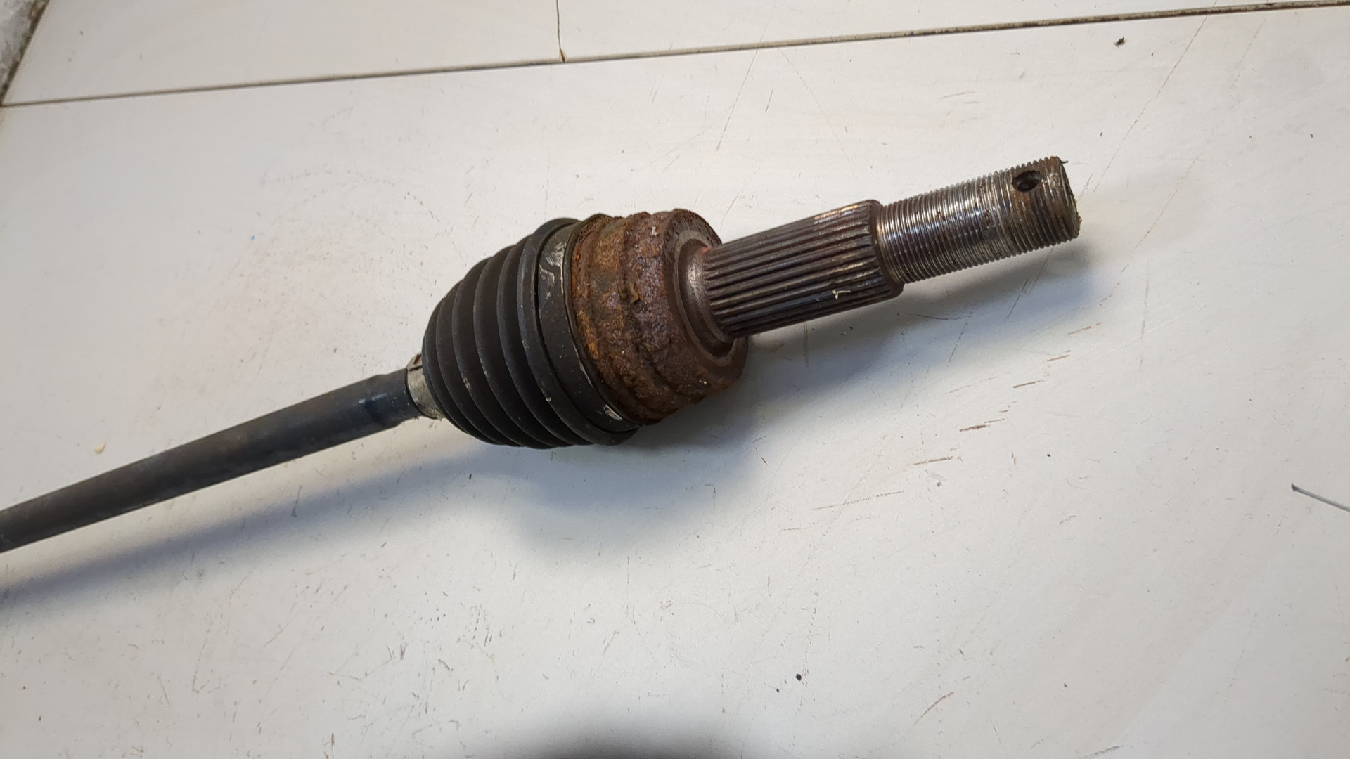 Полуось задняя