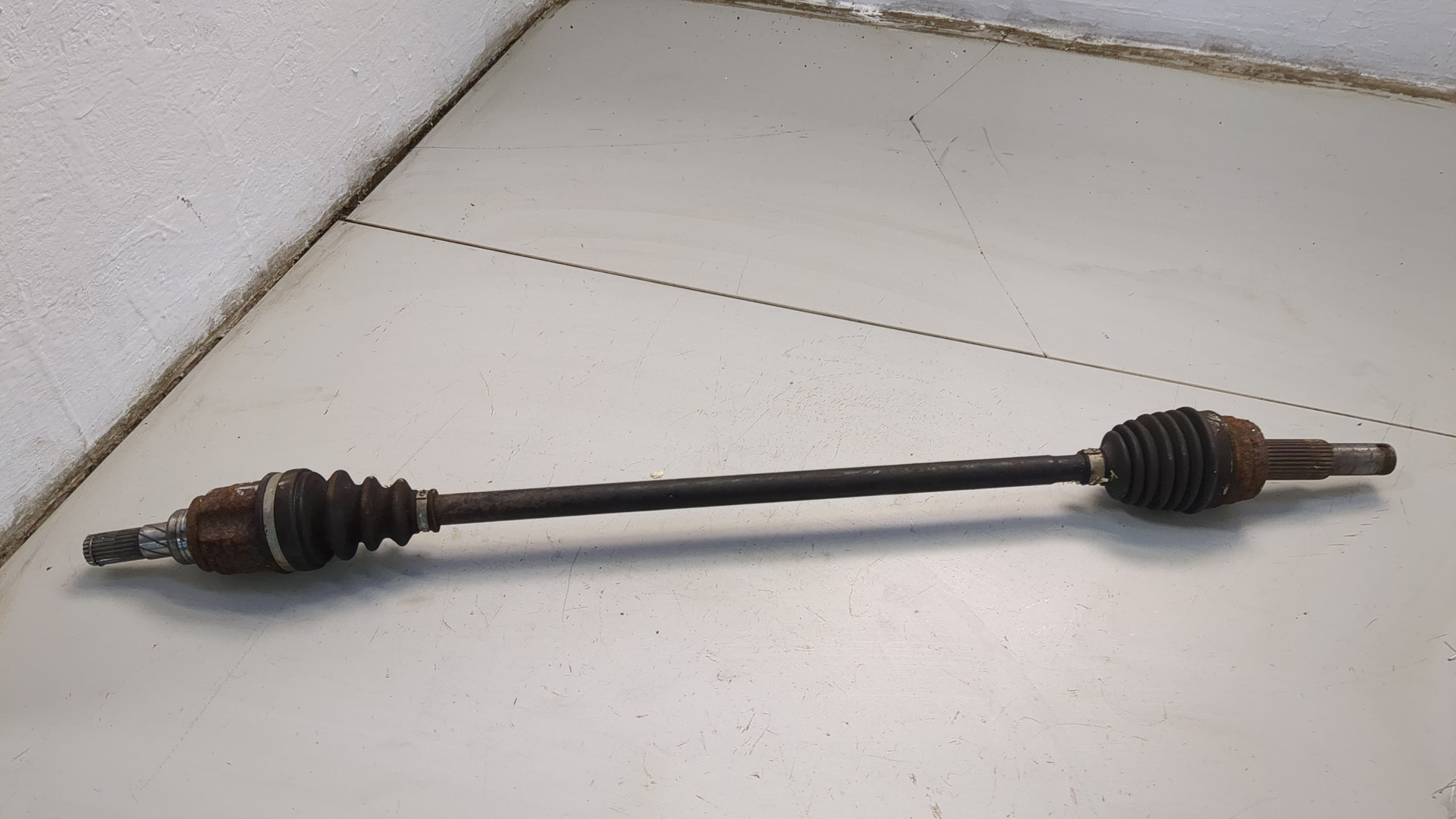 Полуось задняя