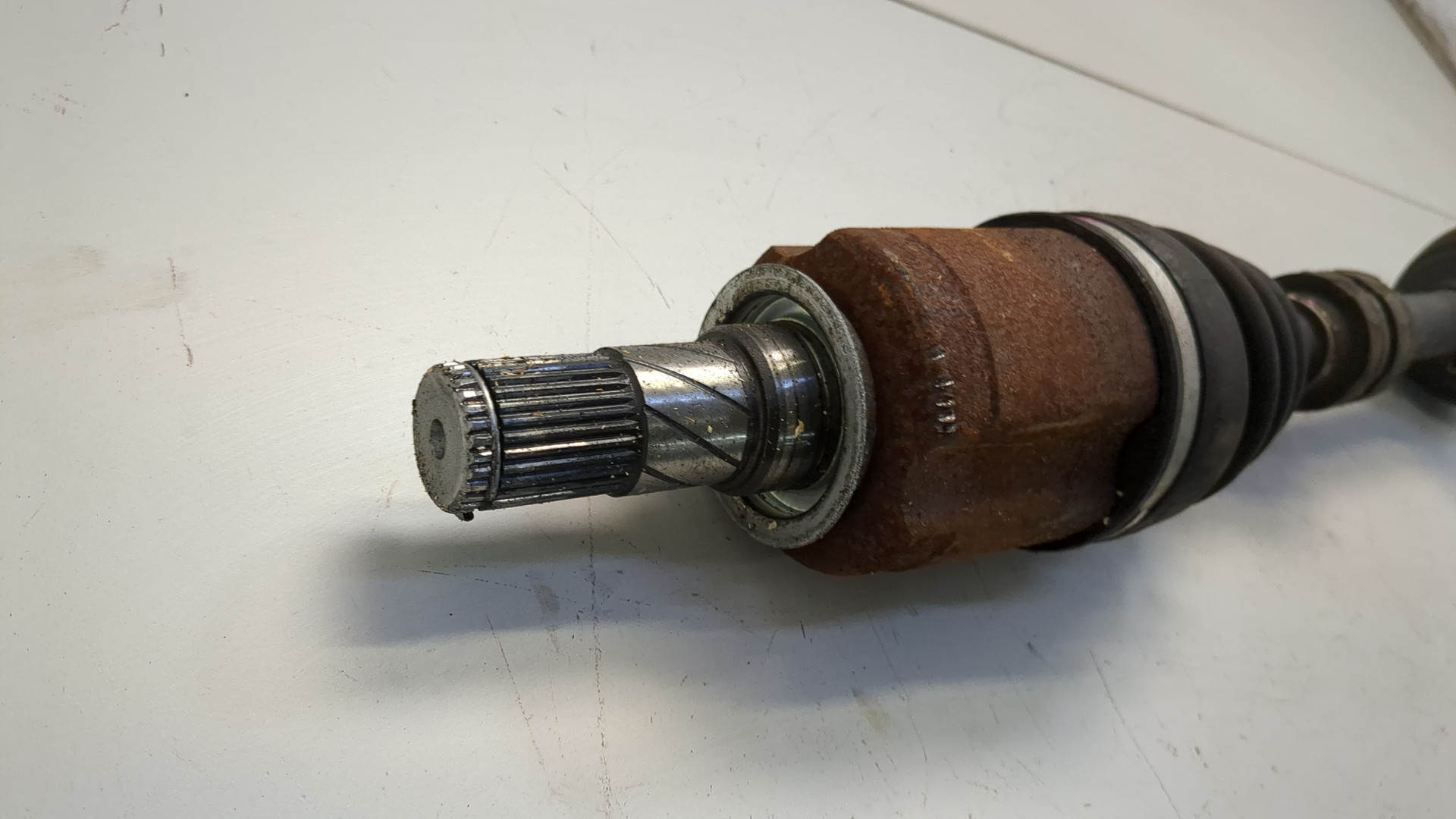 Полуось передняя левая