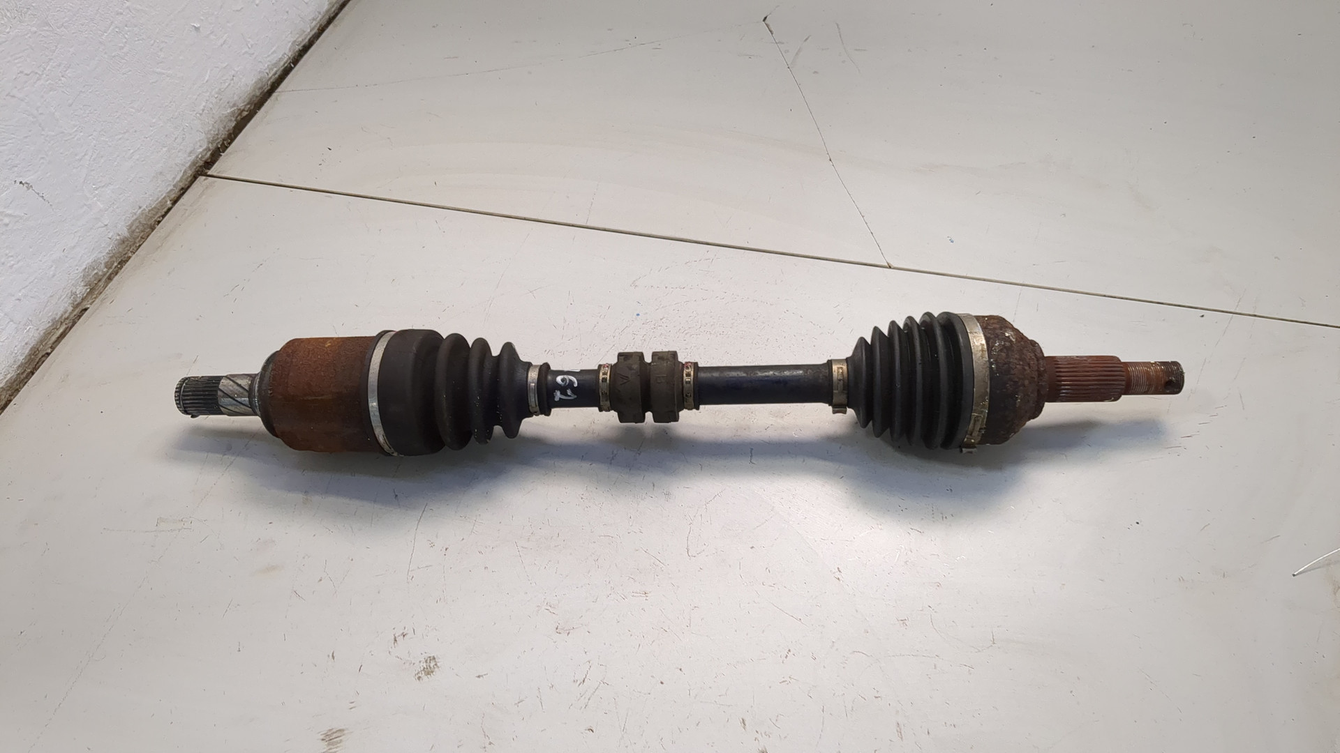 Полуось передняя левая