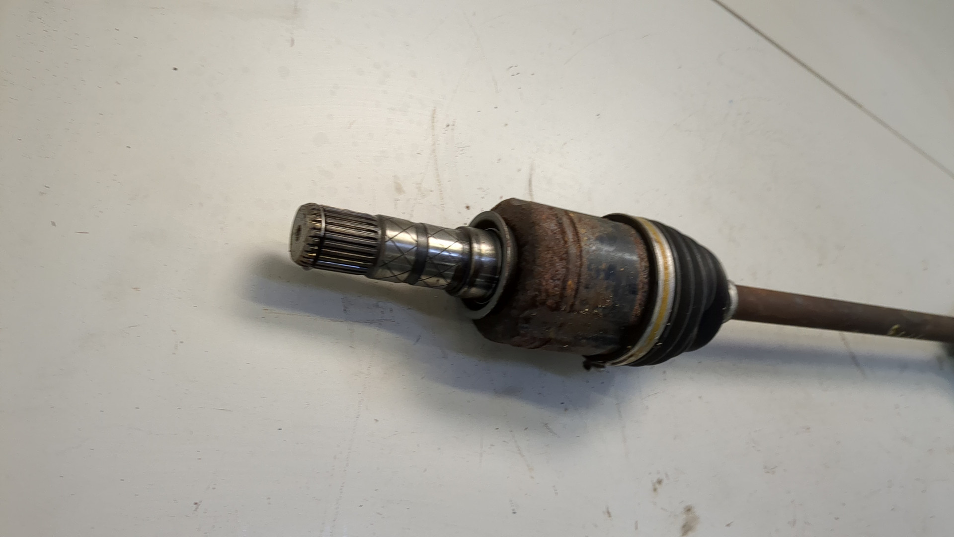 Полуось передняя