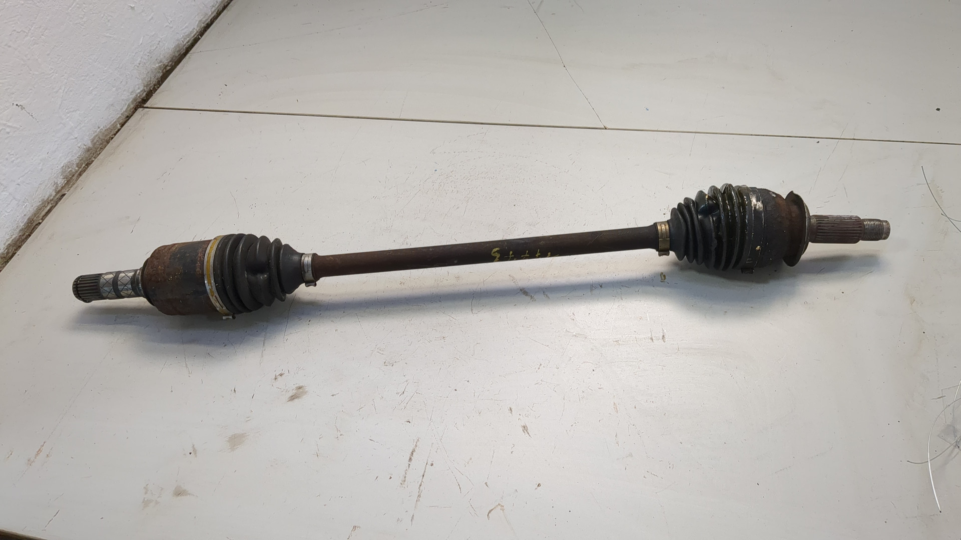 Полуось передняя