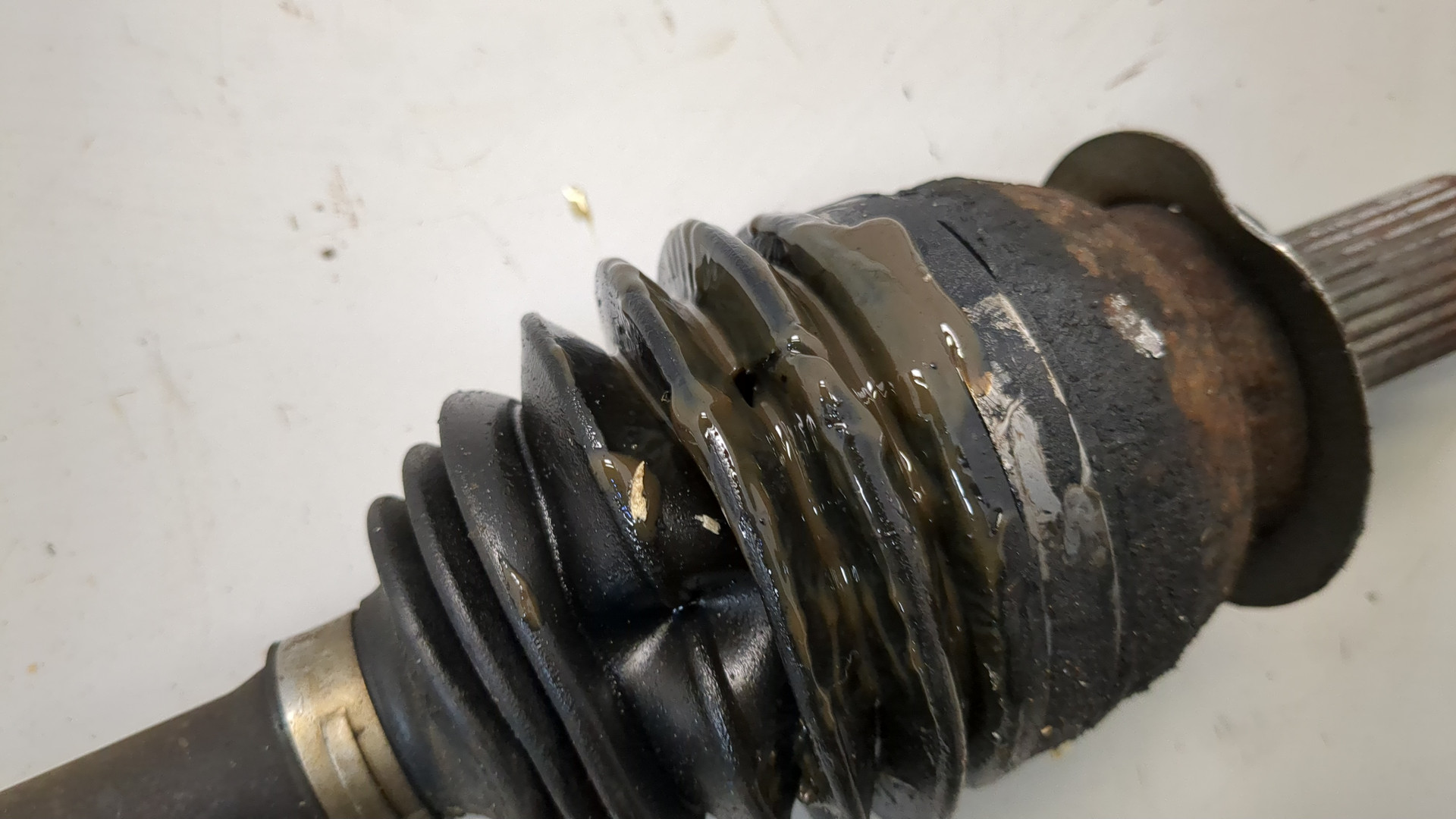 Полуось передняя