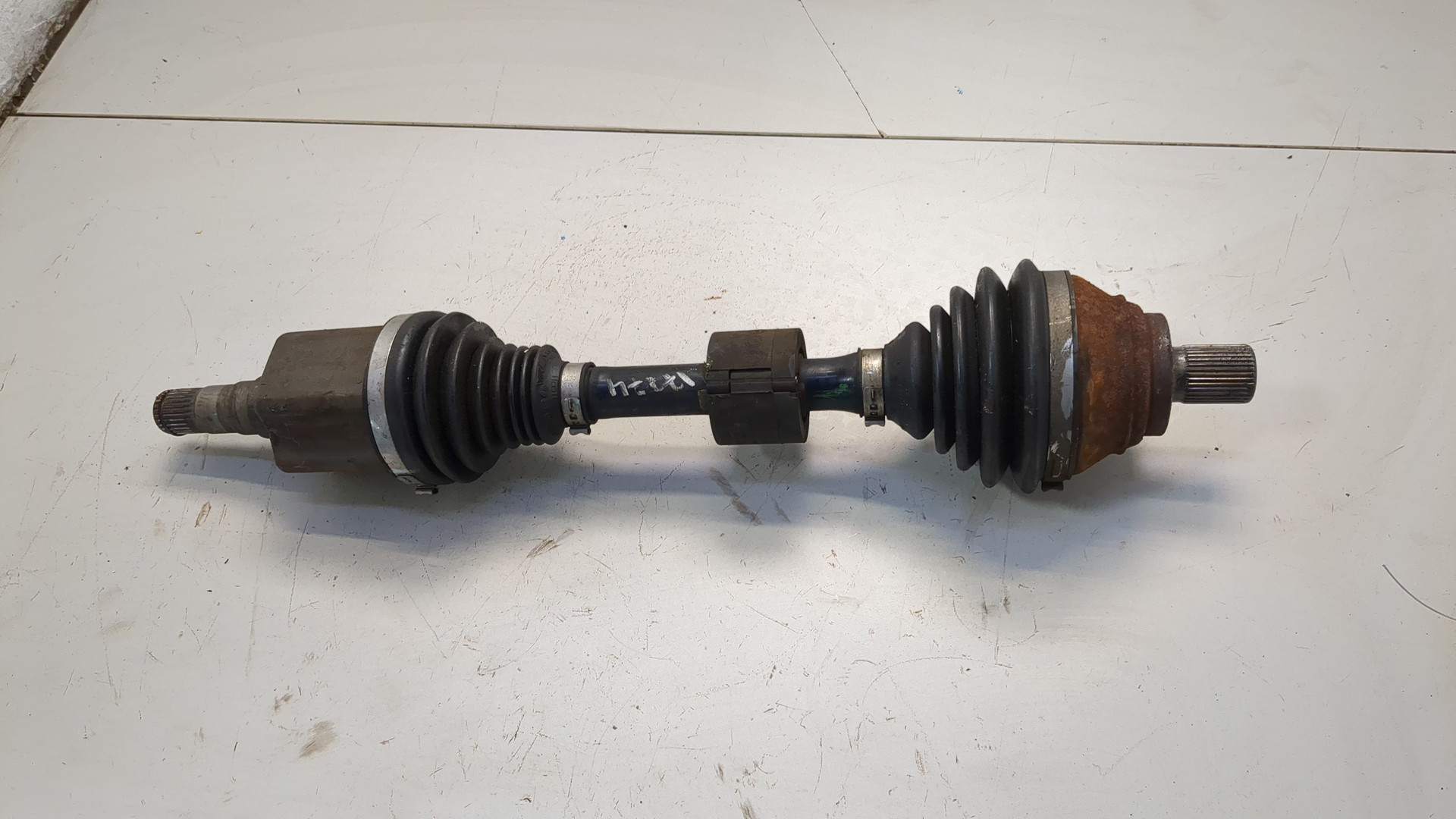 Полуось передняя левая