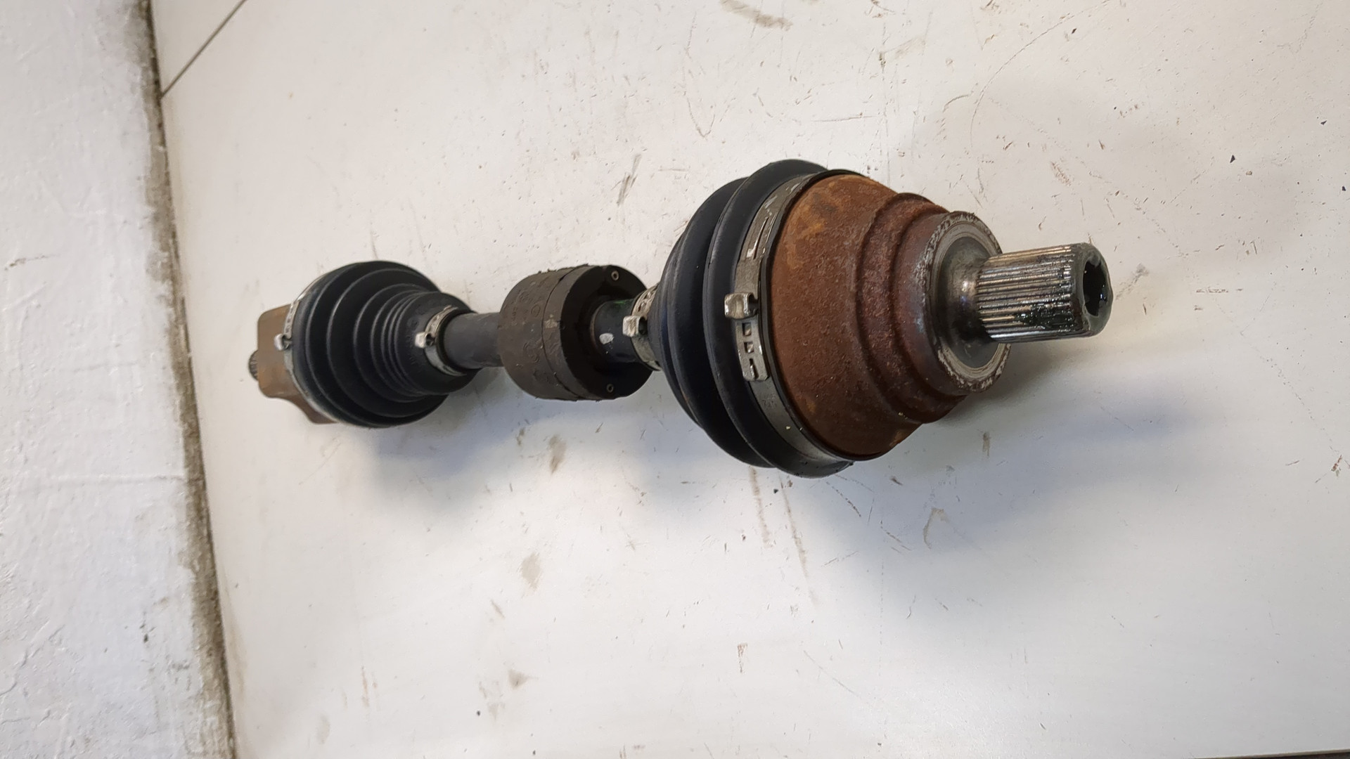 Полуось передняя левая