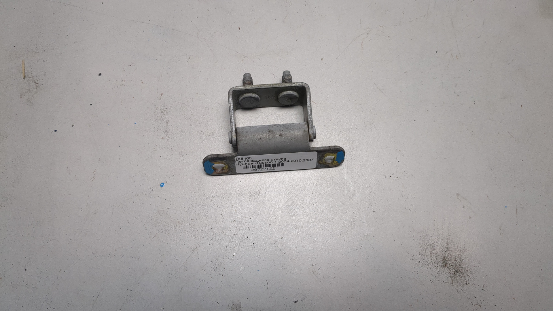 Петля крышки багажника