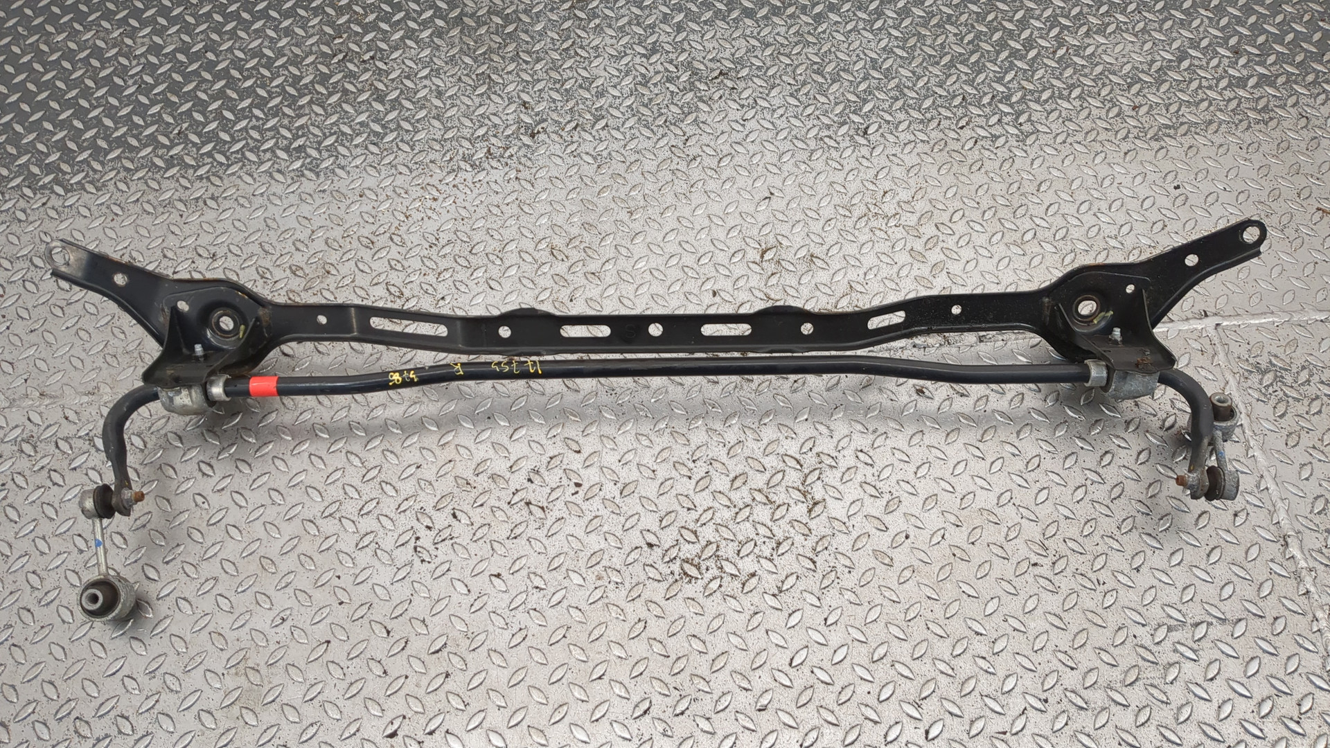 Стабилизатор задний