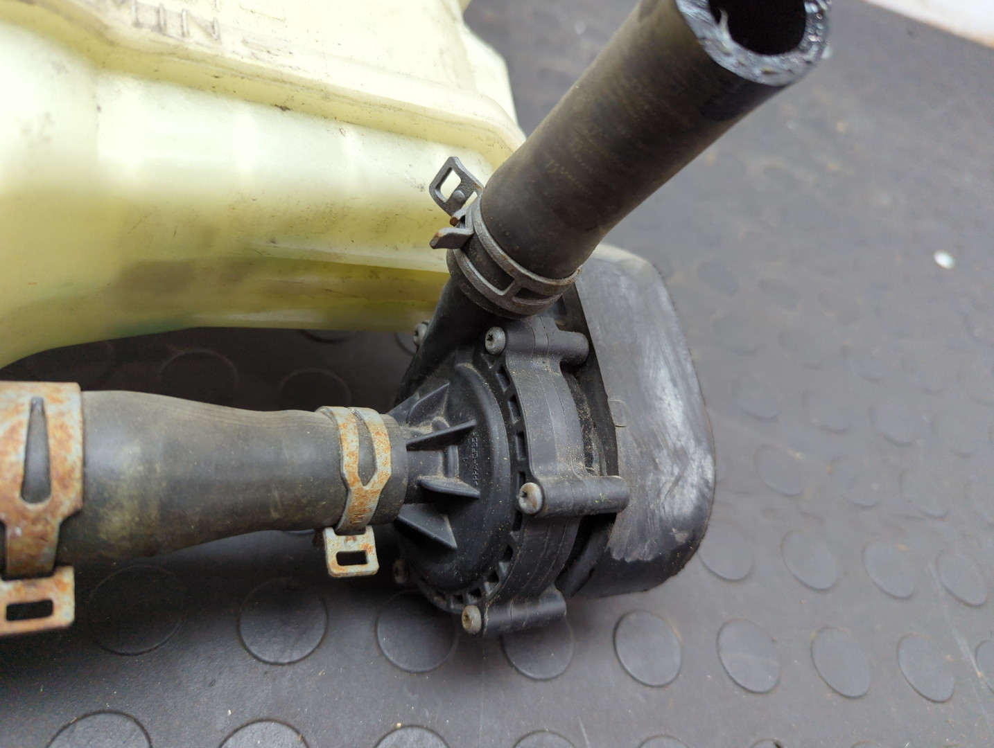 Бачок расширительный