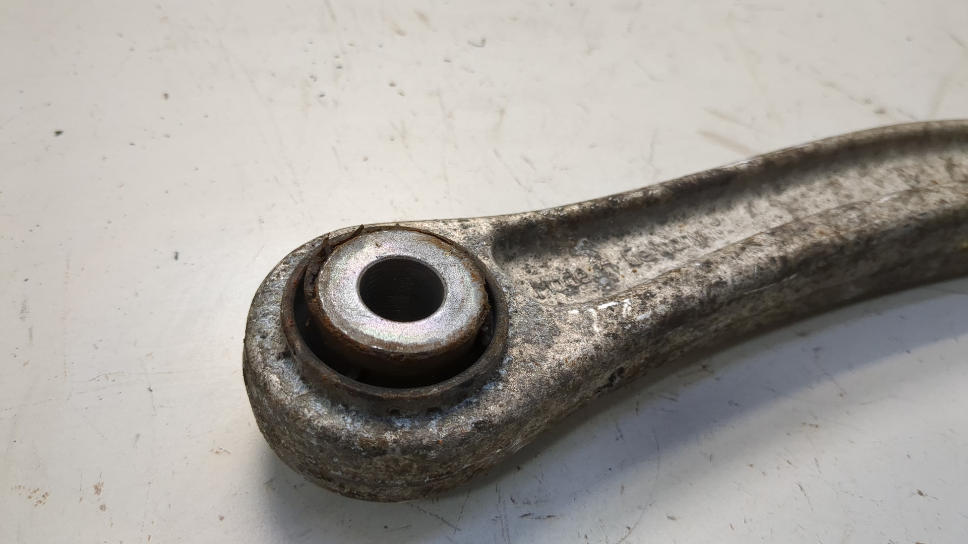 Рычаг задний