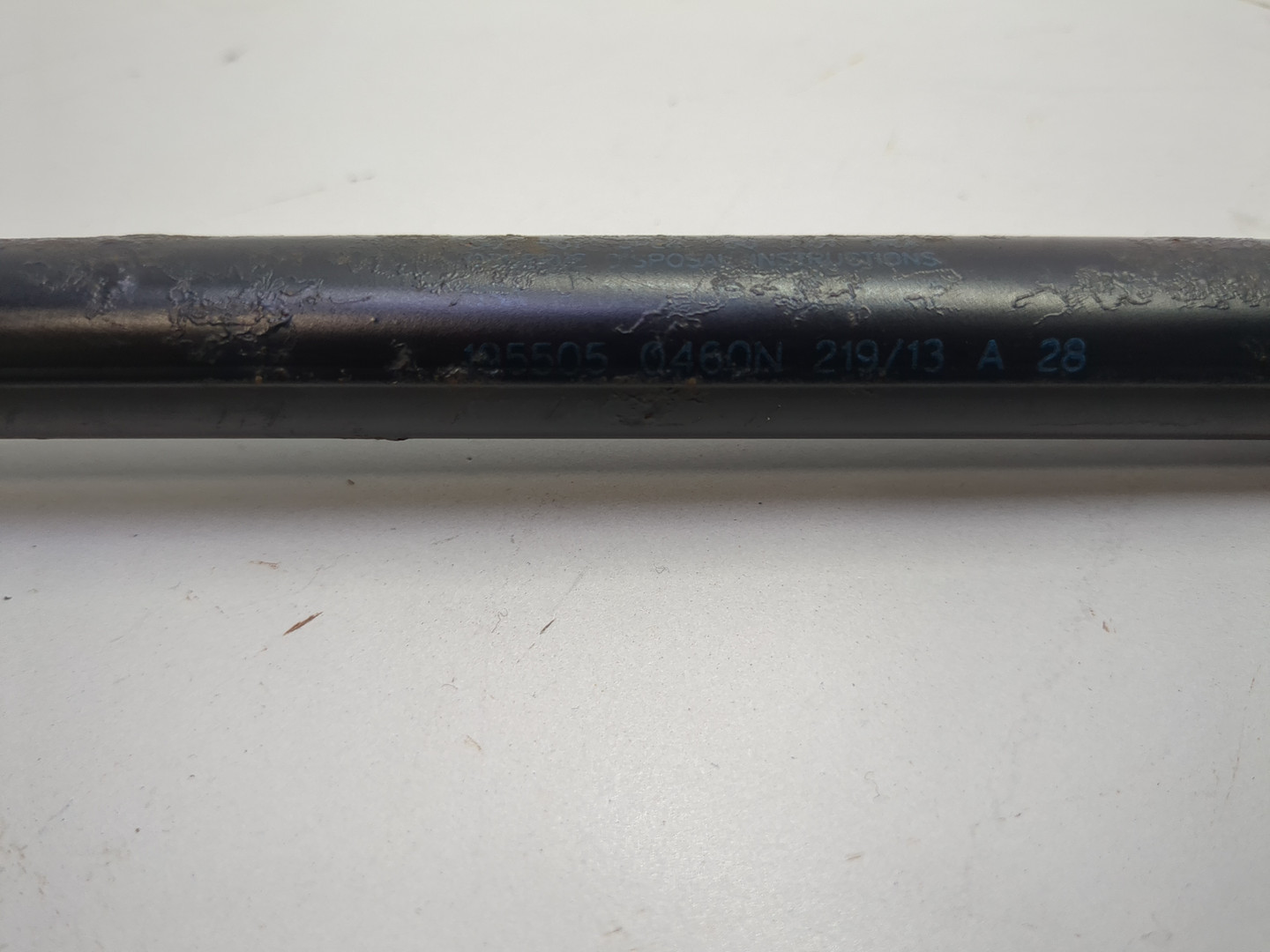 Амортизатор крышки багажника