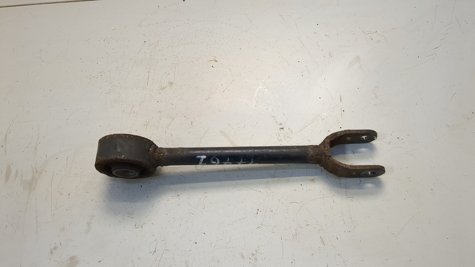 Рычаг задний