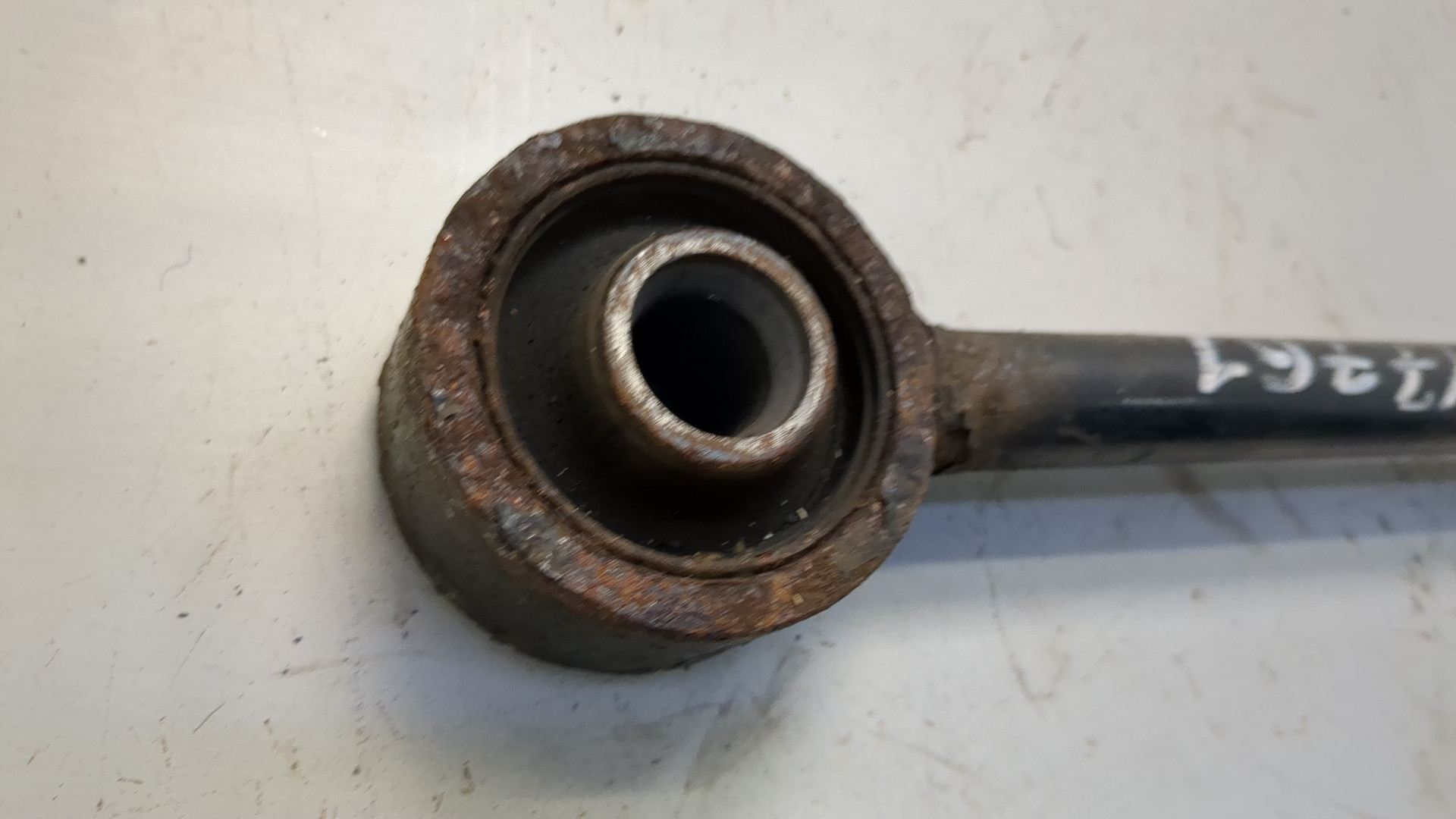 Рычаг задний