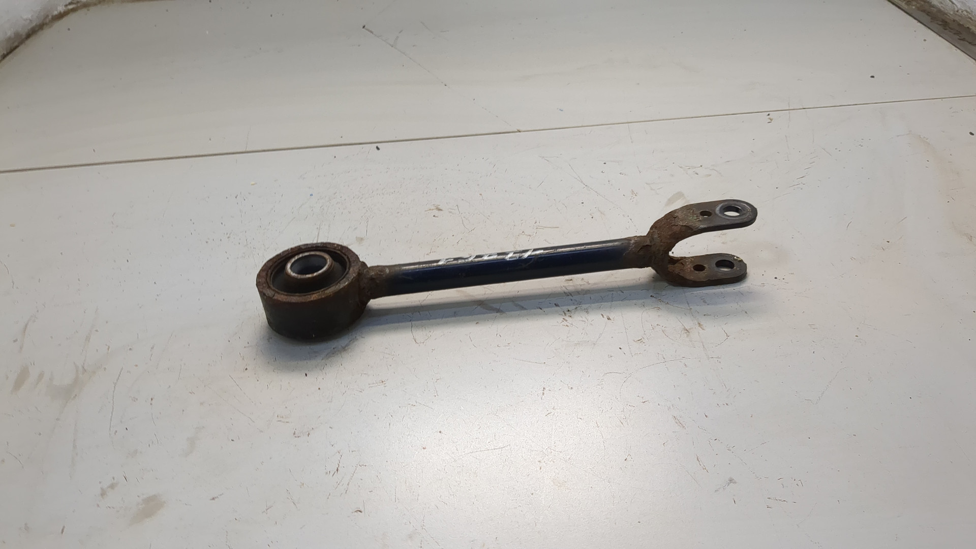 Рычаг задний