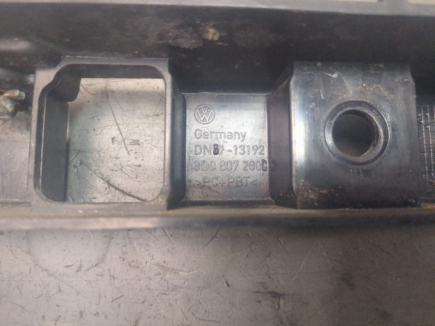 Кронштейн переднего бампера