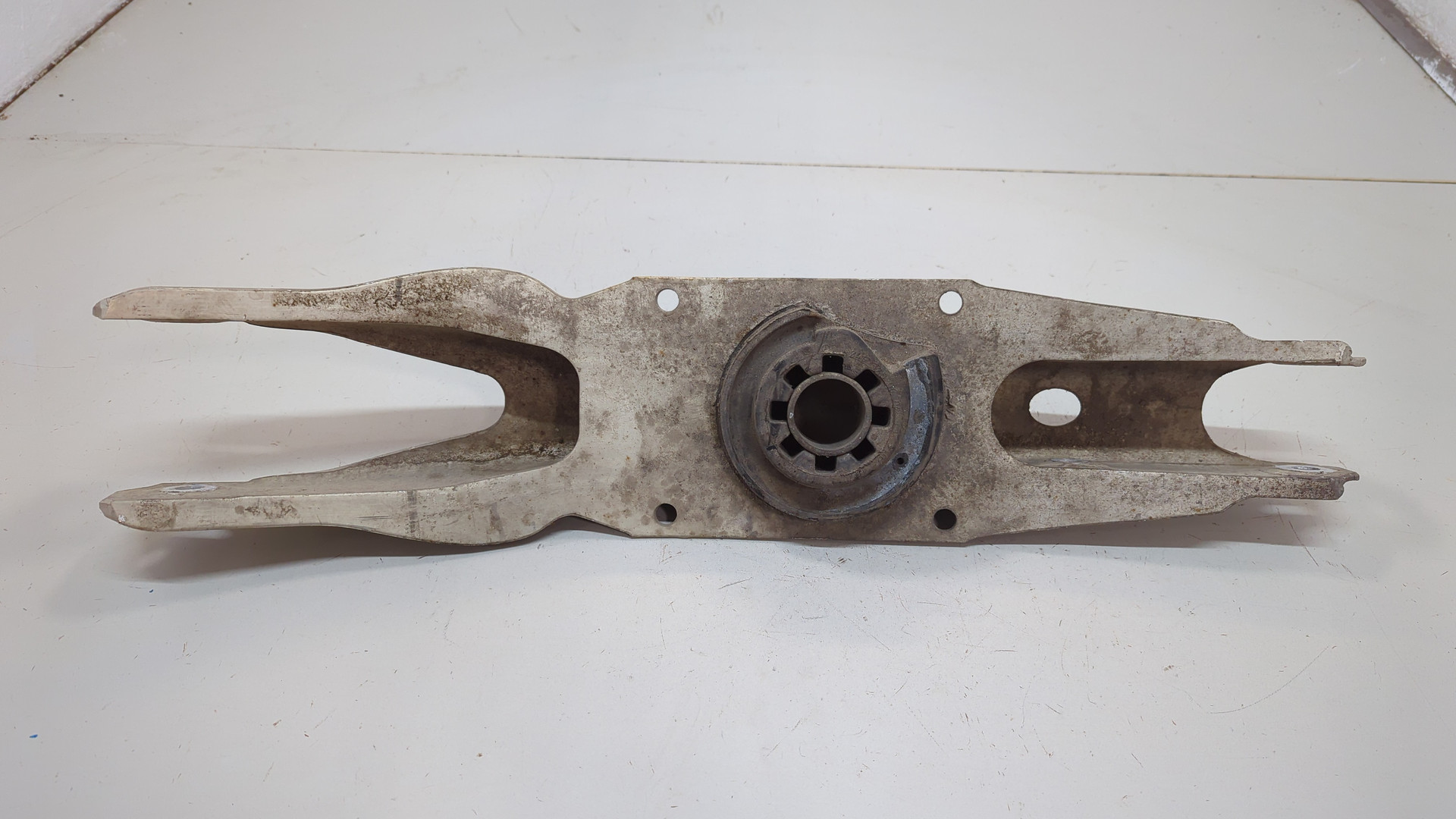 Рычаг задний