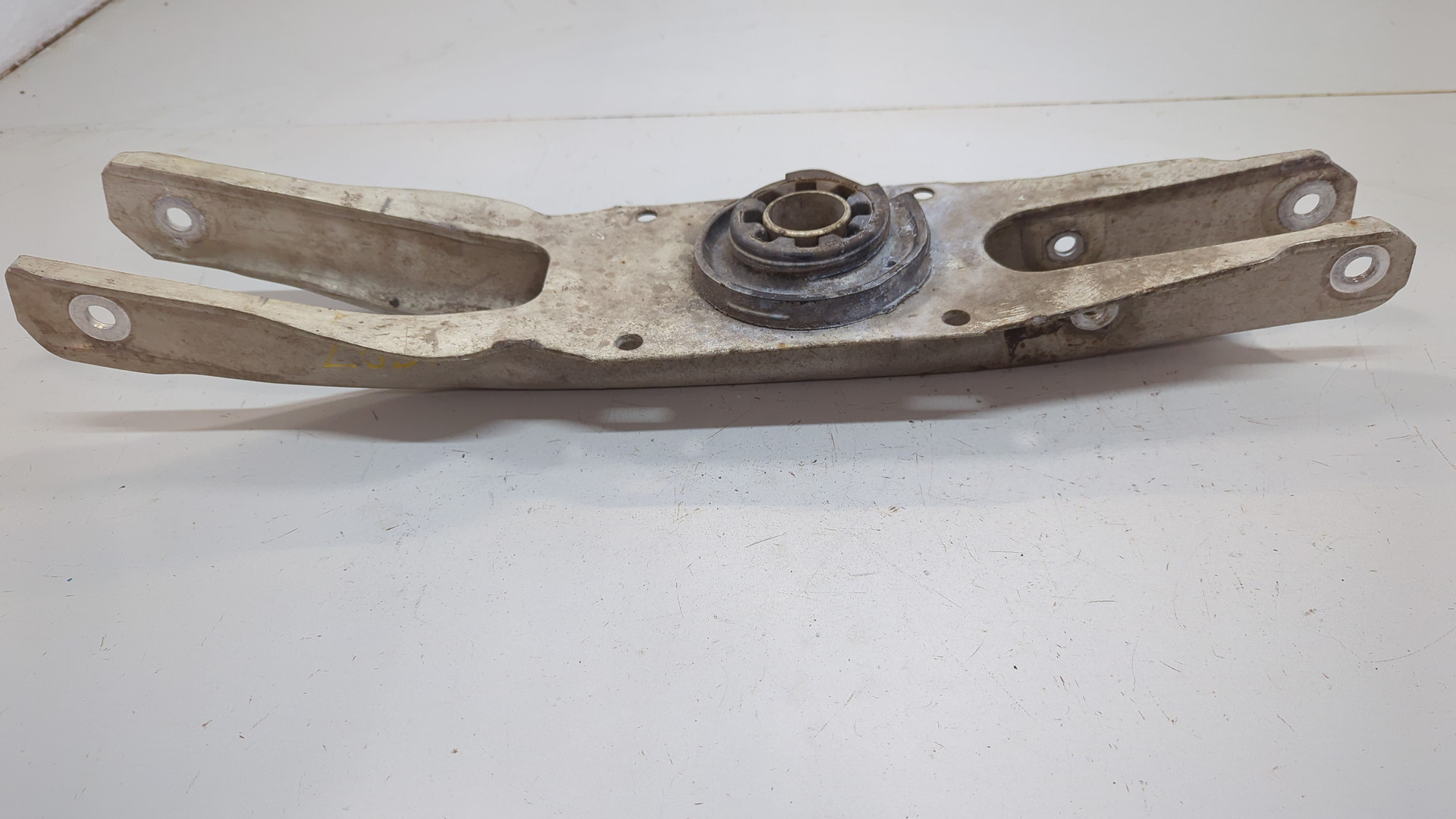 Рычаг задний