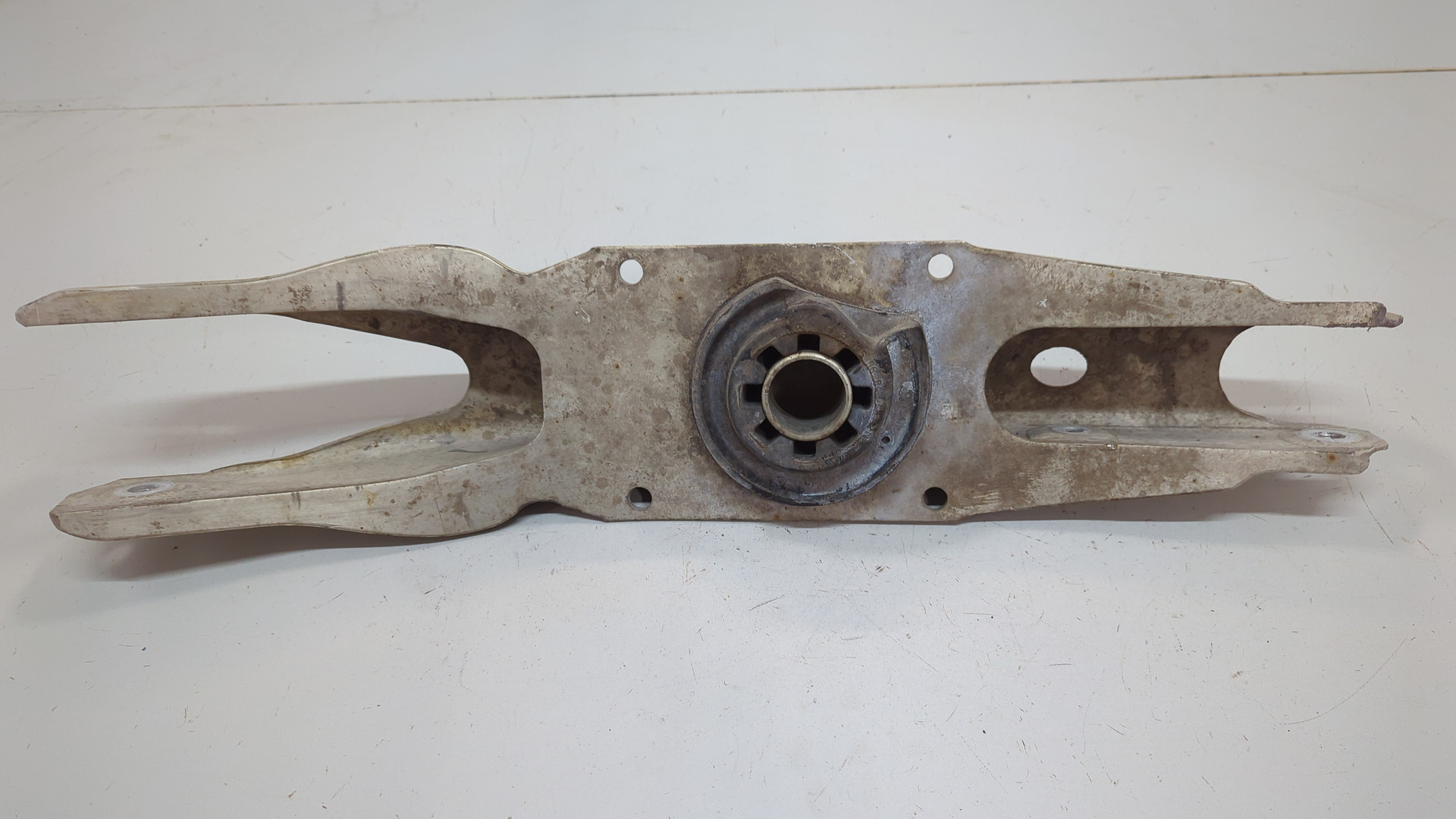 Рычаг задний