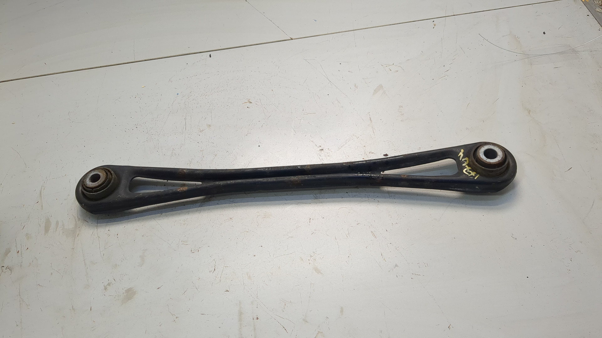 Рычаг задний