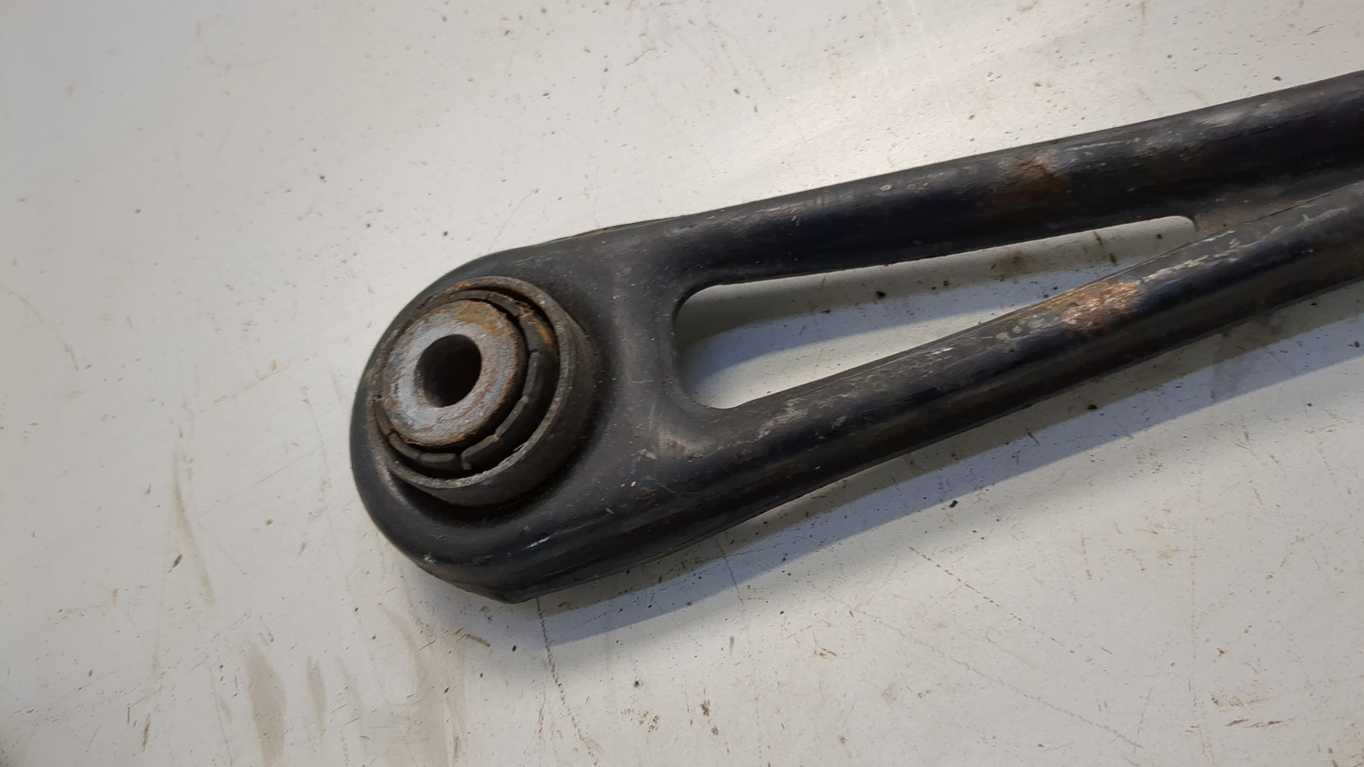 Рычаг задний