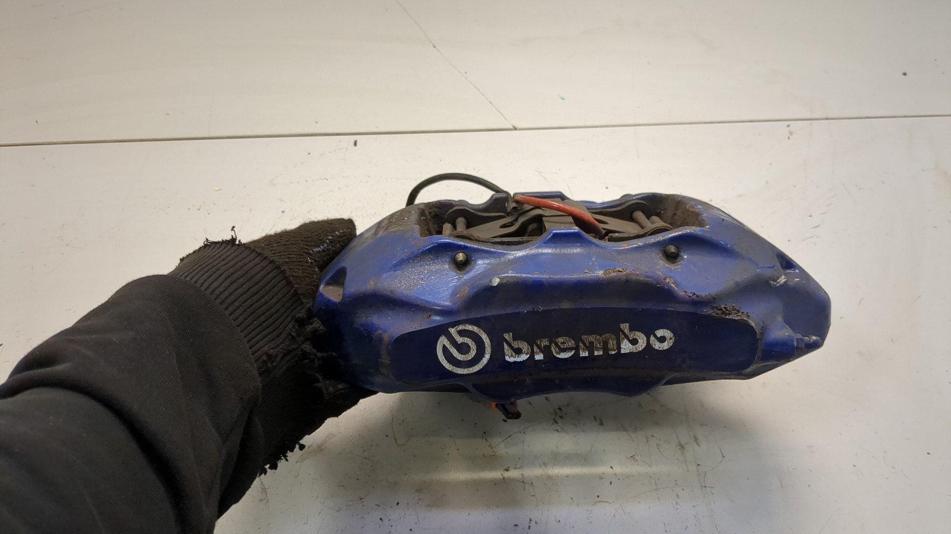 Суппорт передний левый