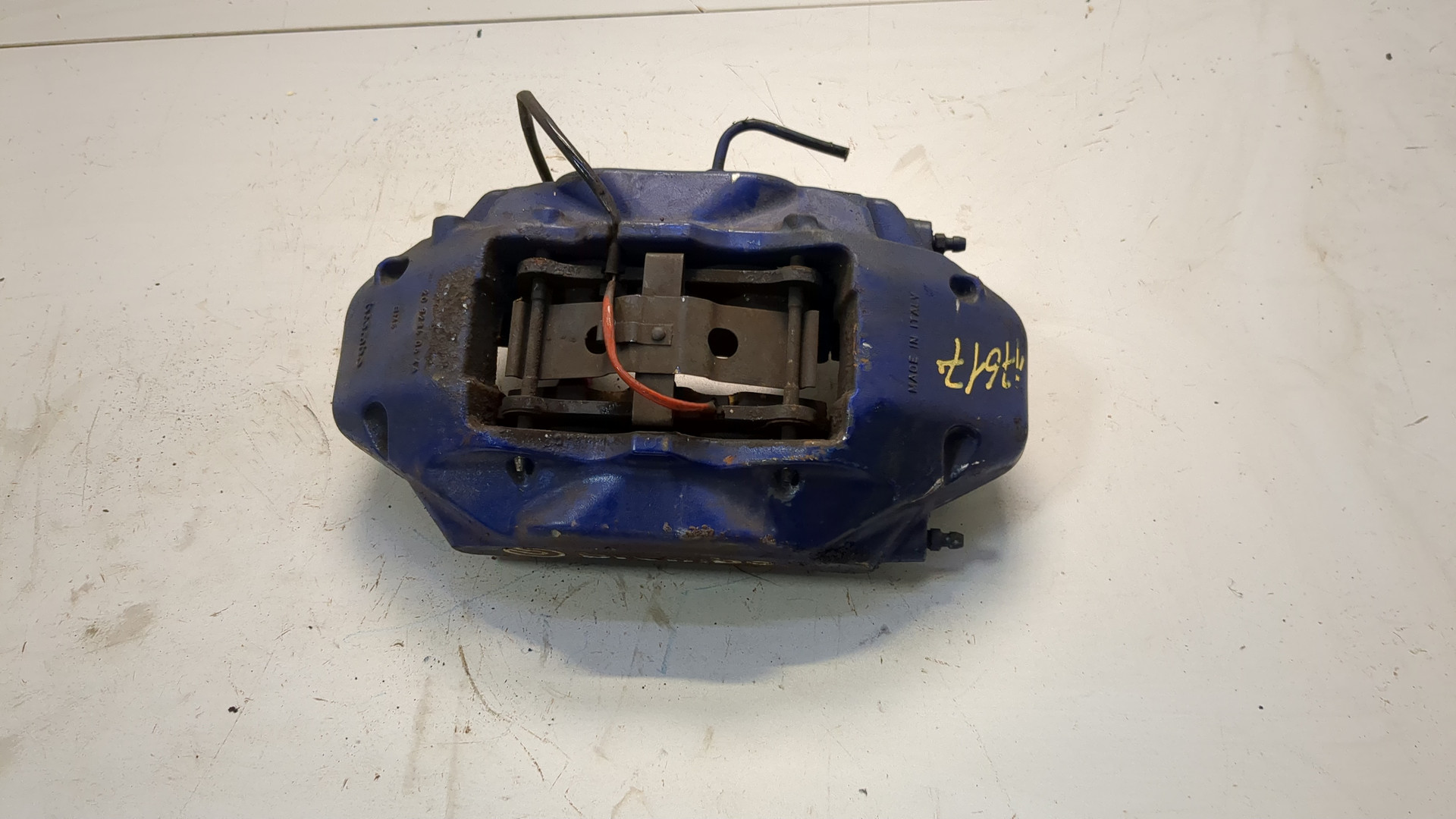 Суппорт передний левый