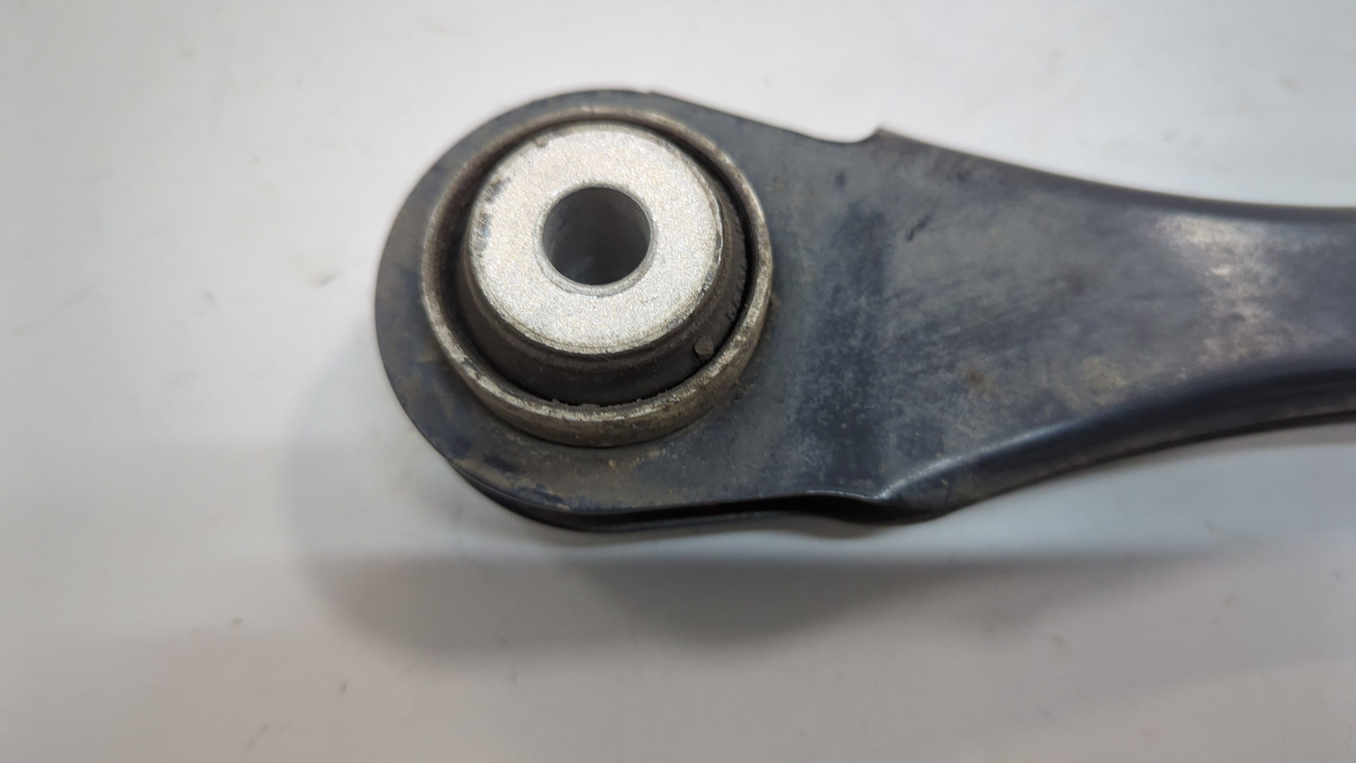 Рычаг задний правый