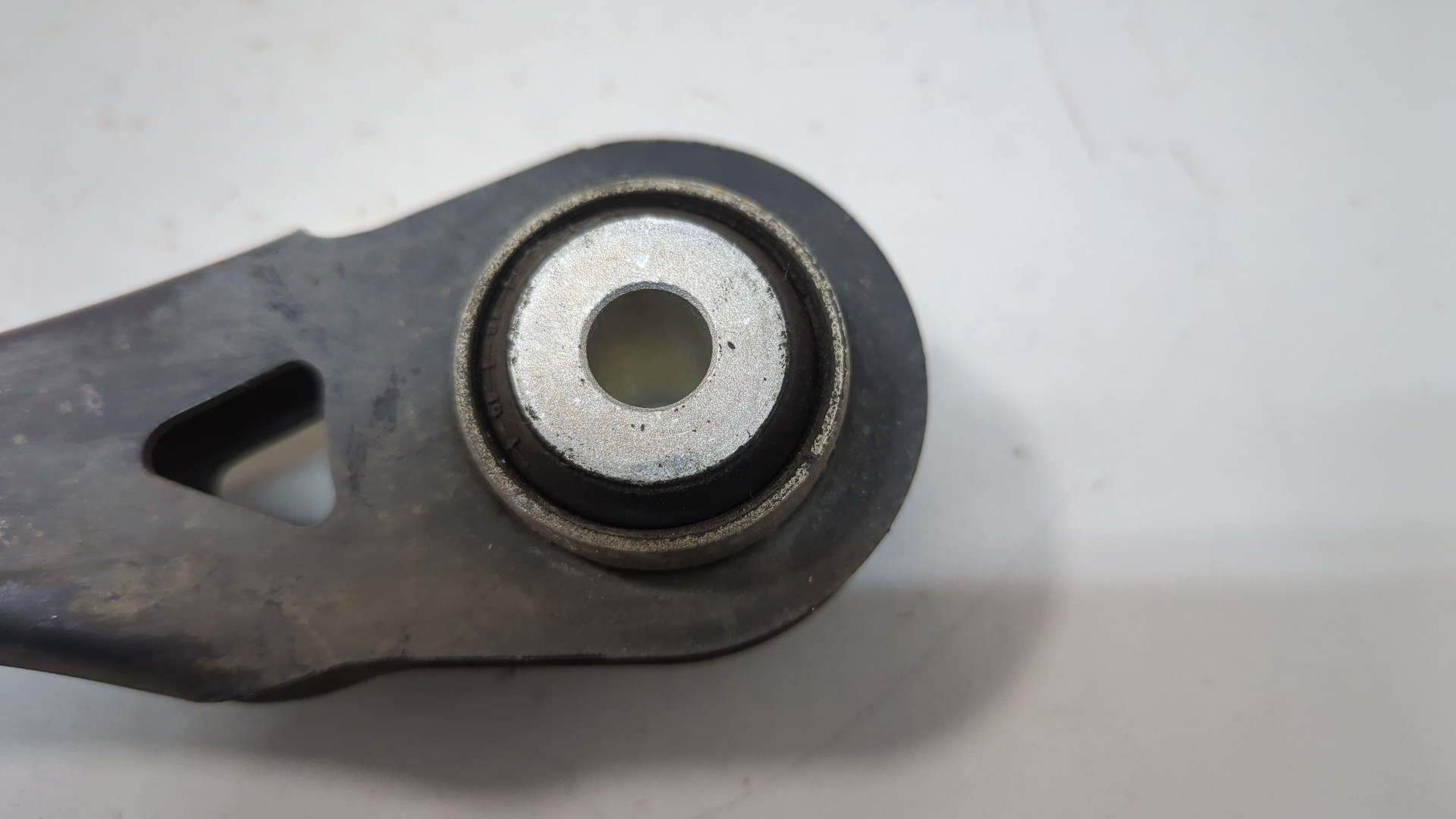 Рычаг задний правый