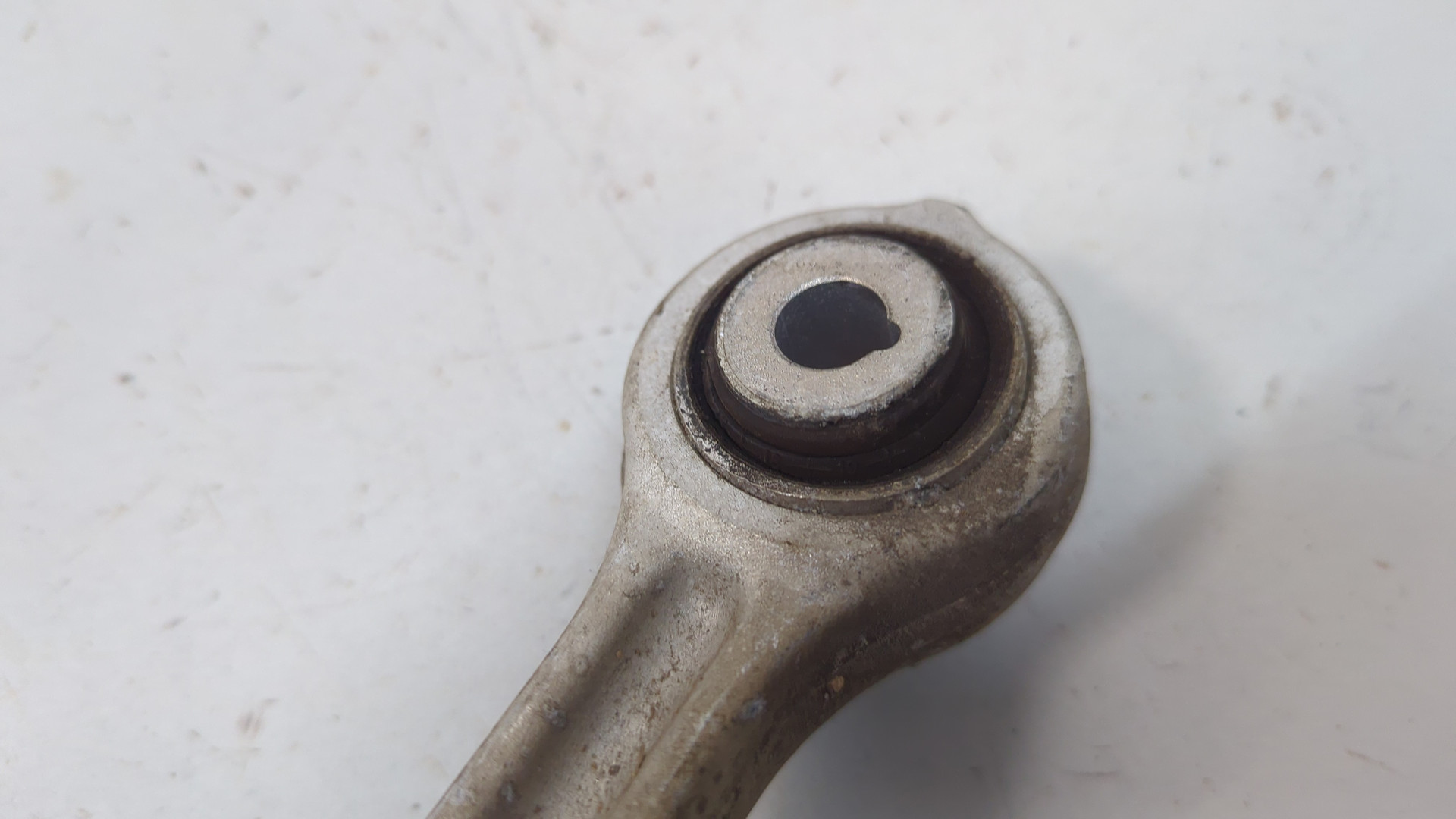 Рычаг задний