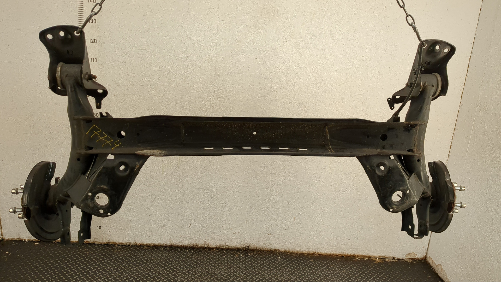 Балка задняя