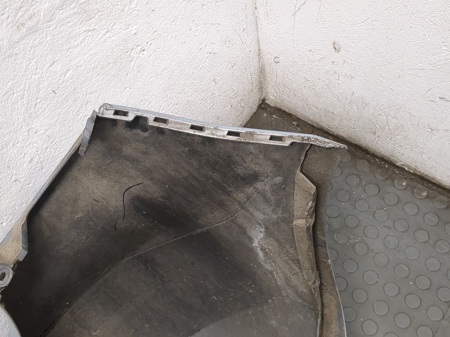 Бампер задний