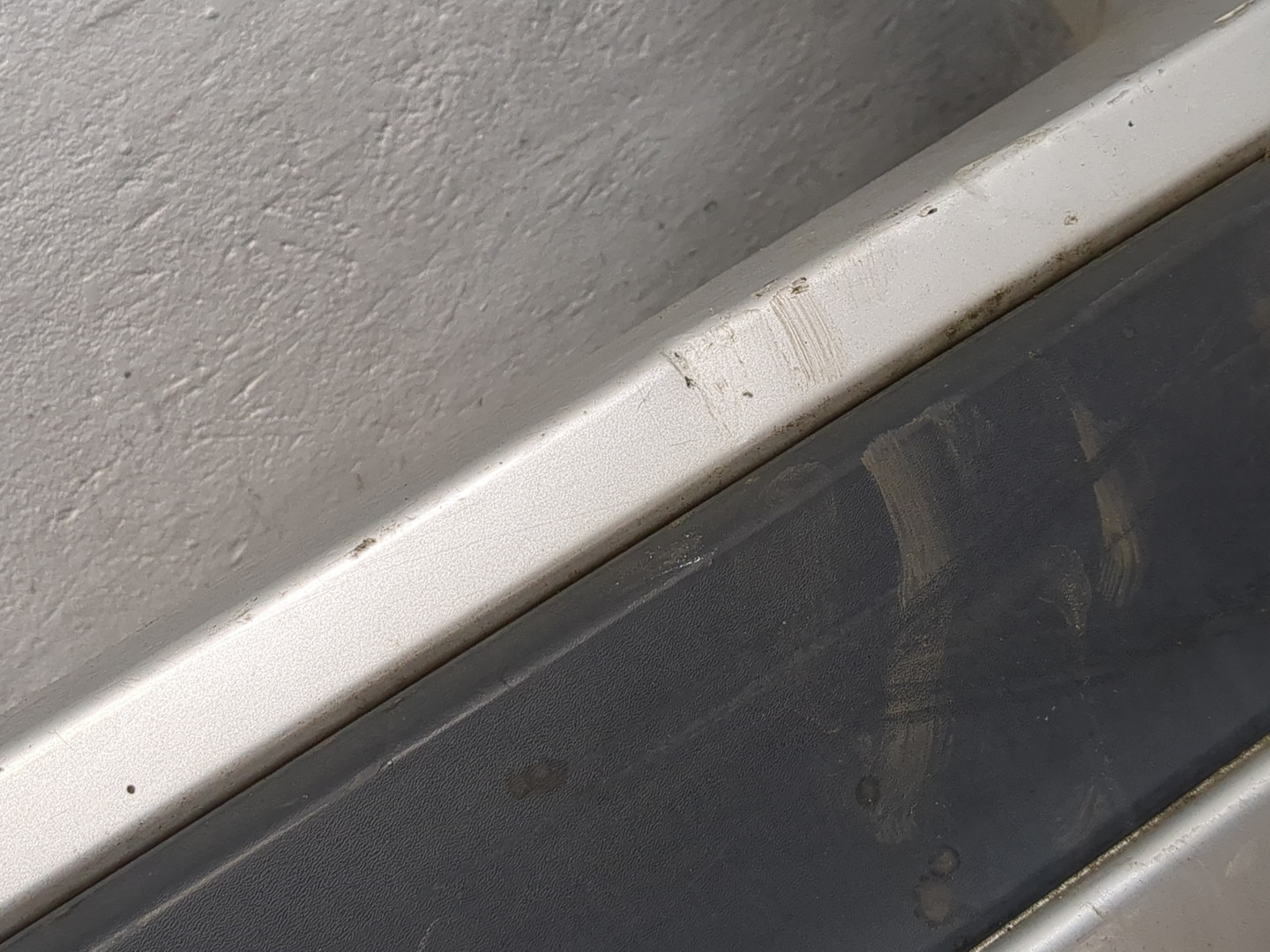 Бампер задний