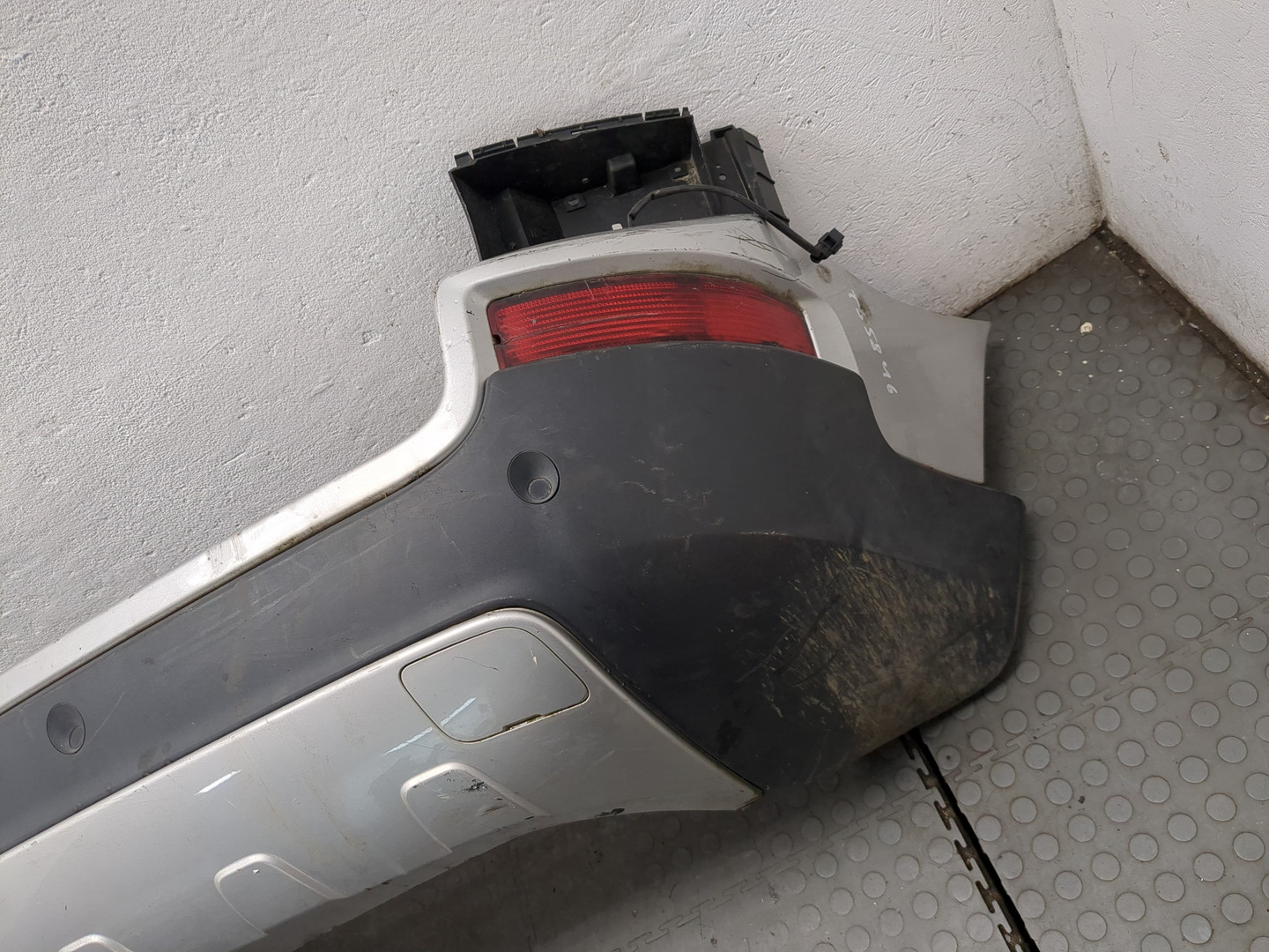 Бампер задний