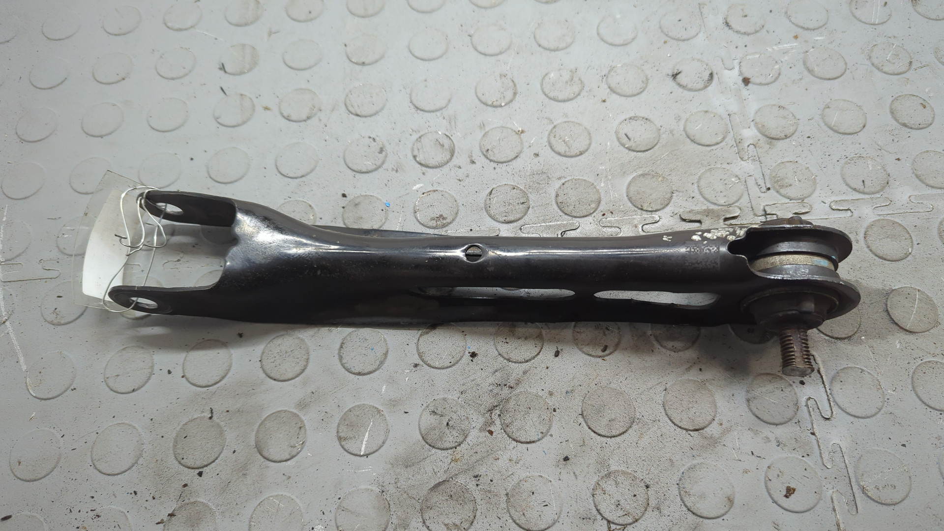 Рычаг задний правый