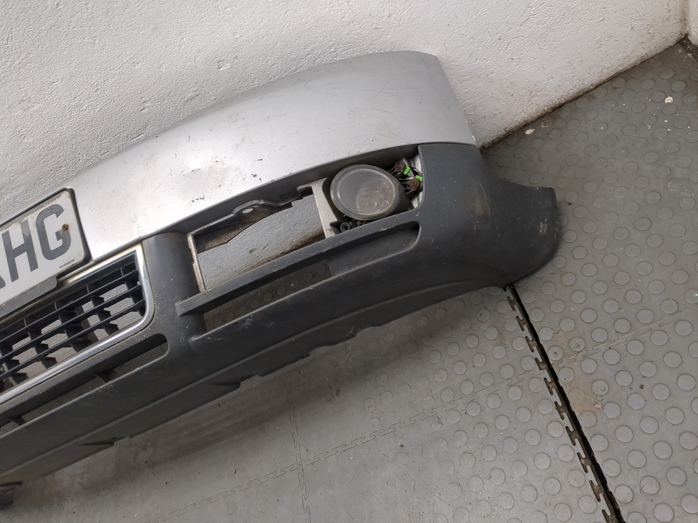 Бампер передний