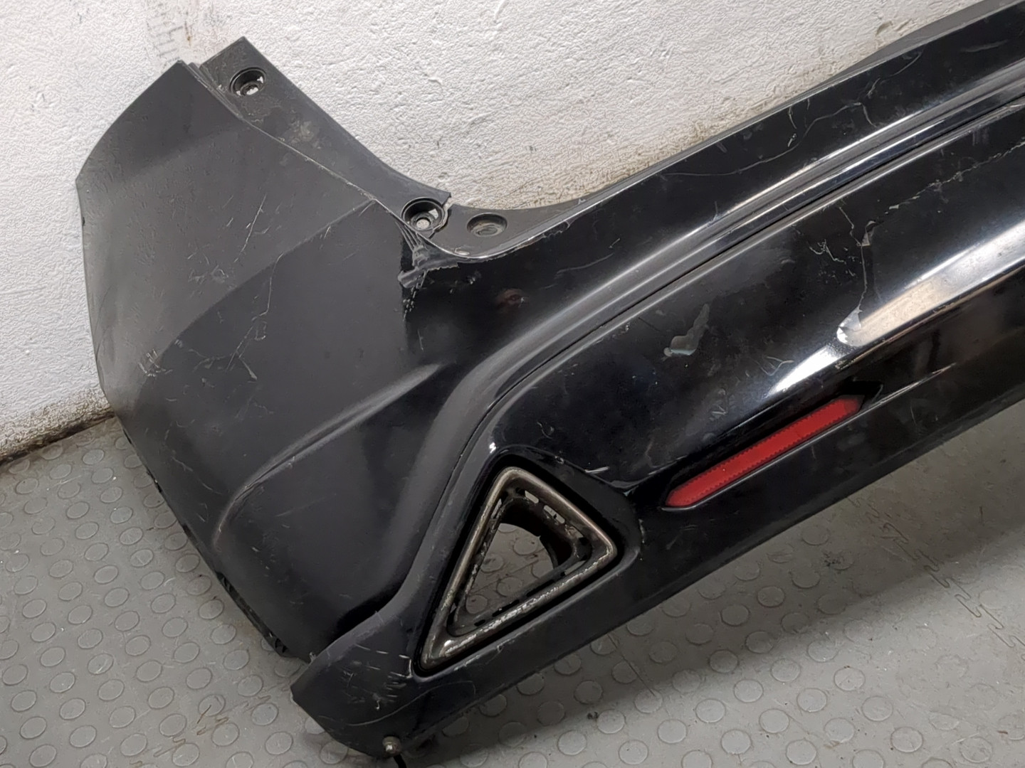 Бампер задний