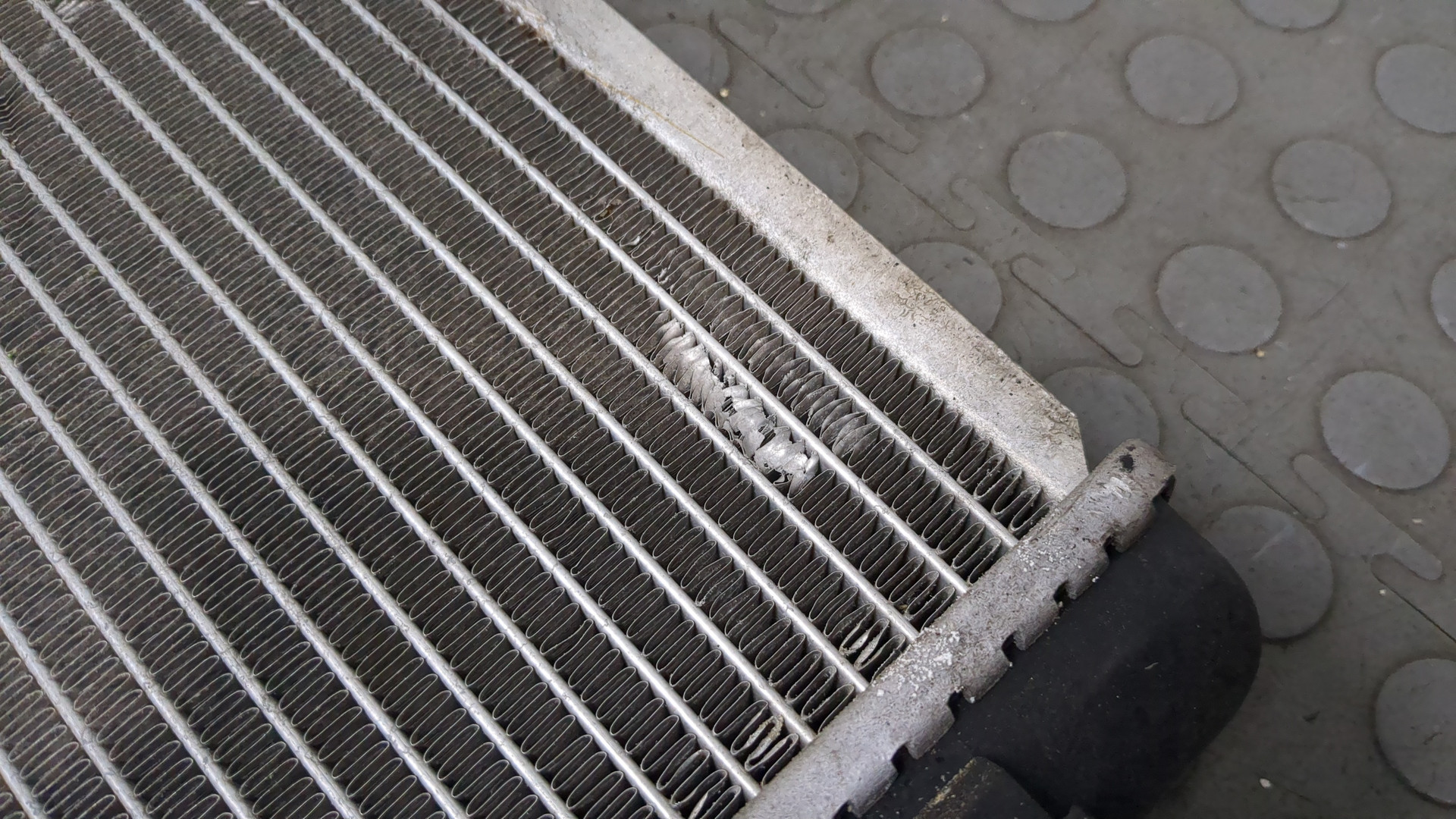 Радиатор охлаждения двигателя основной