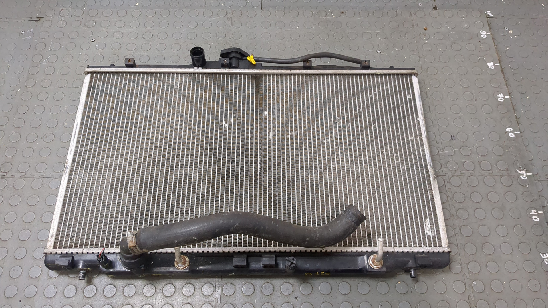 Радиатор охлаждения двигателя основной