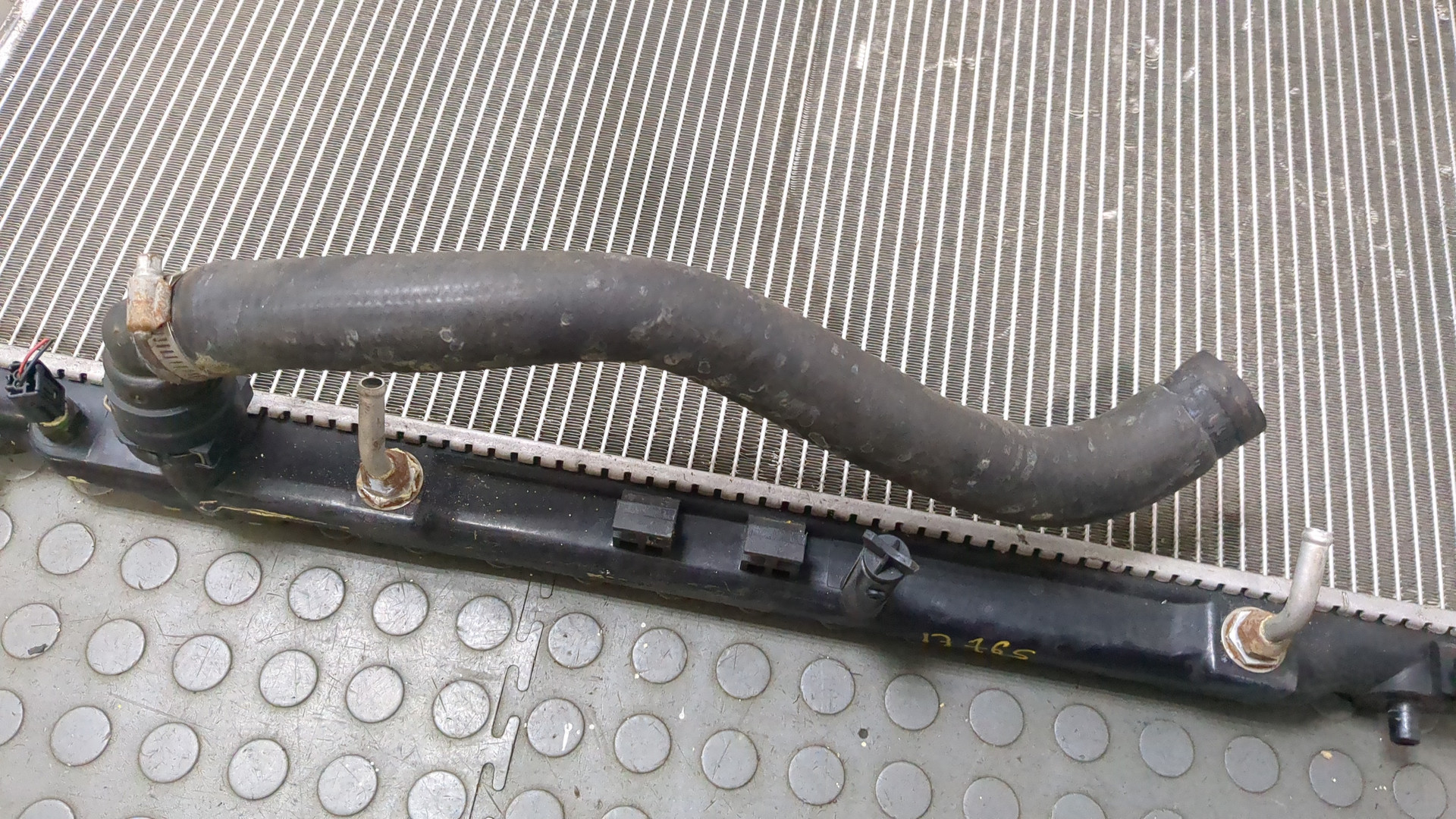 Радиатор охлаждения двигателя основной