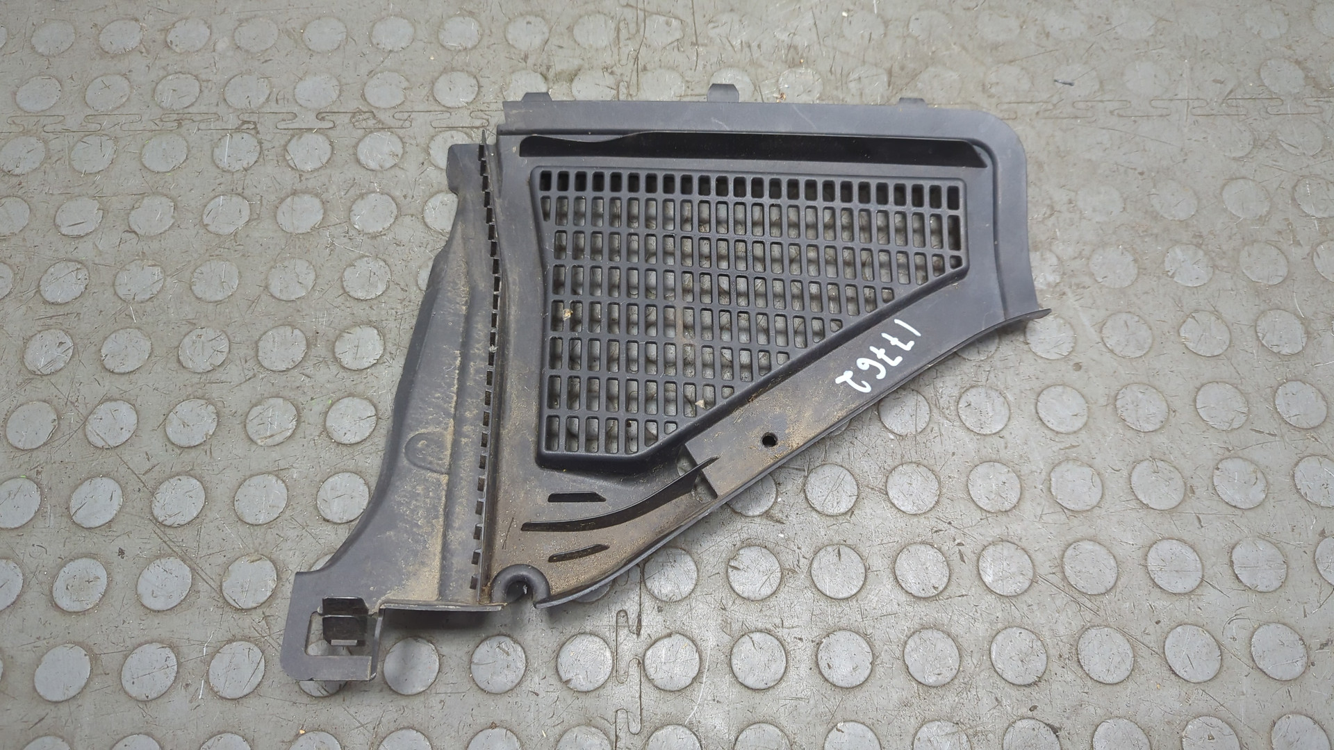 Решетка стеклоочистителей (Жабо)