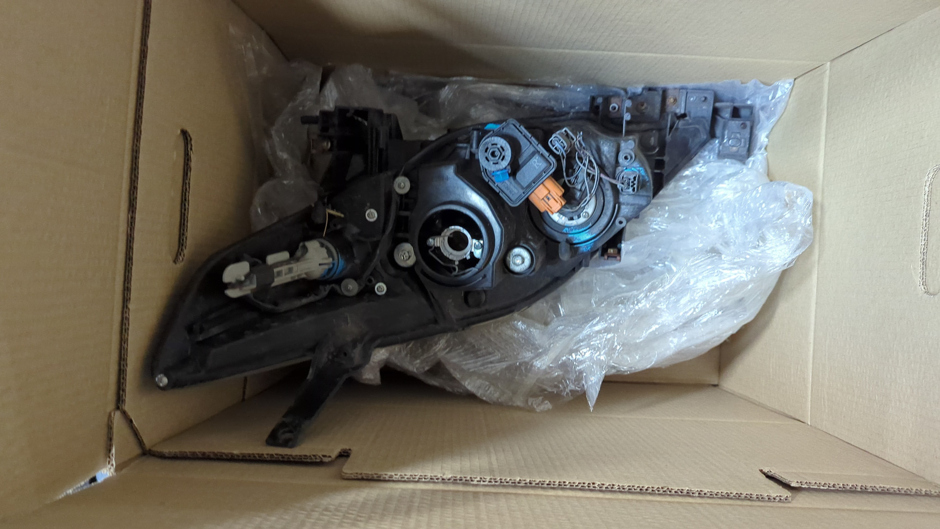 Фара правая