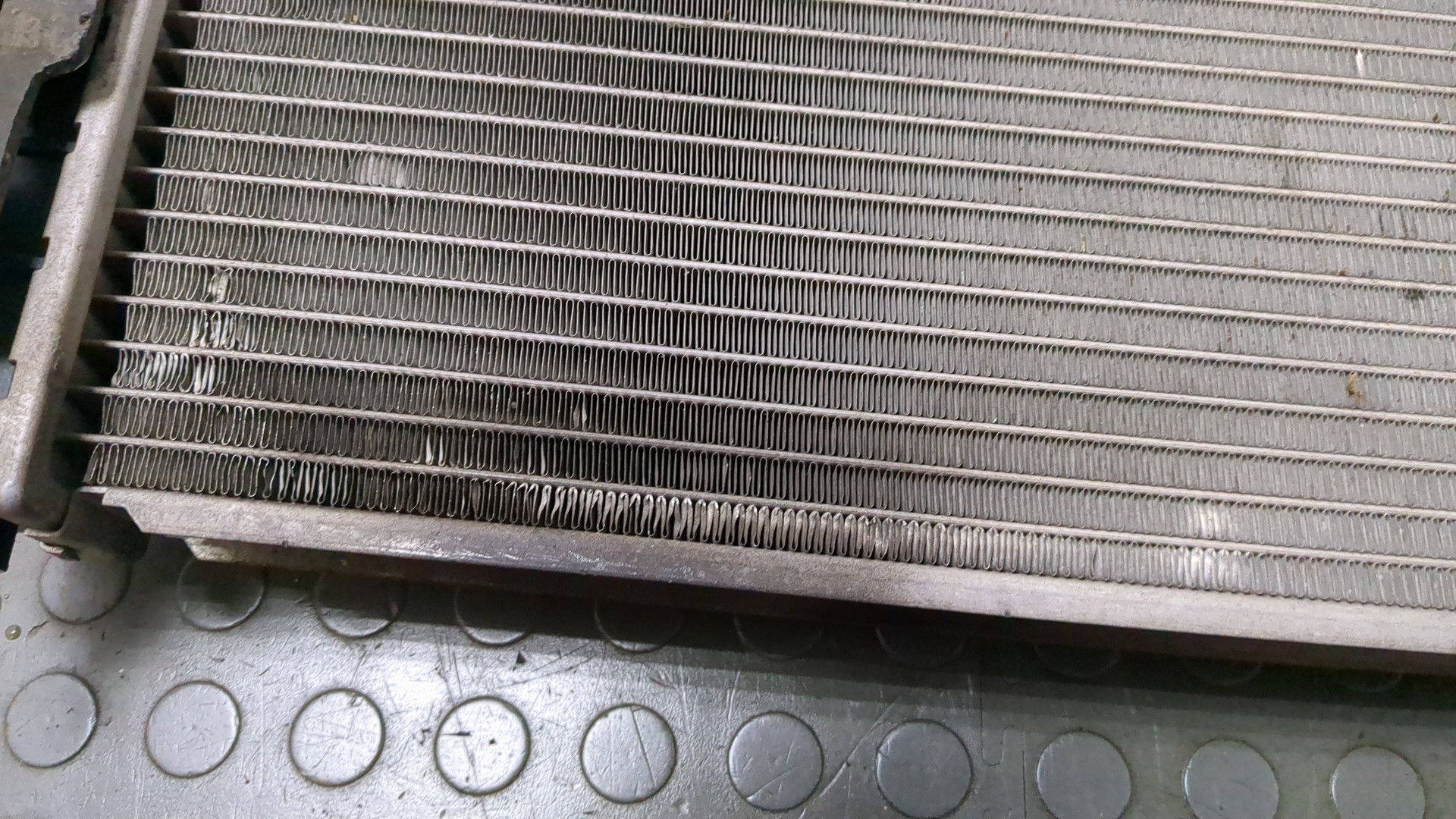 Радиатор охлаждения двигателя основной