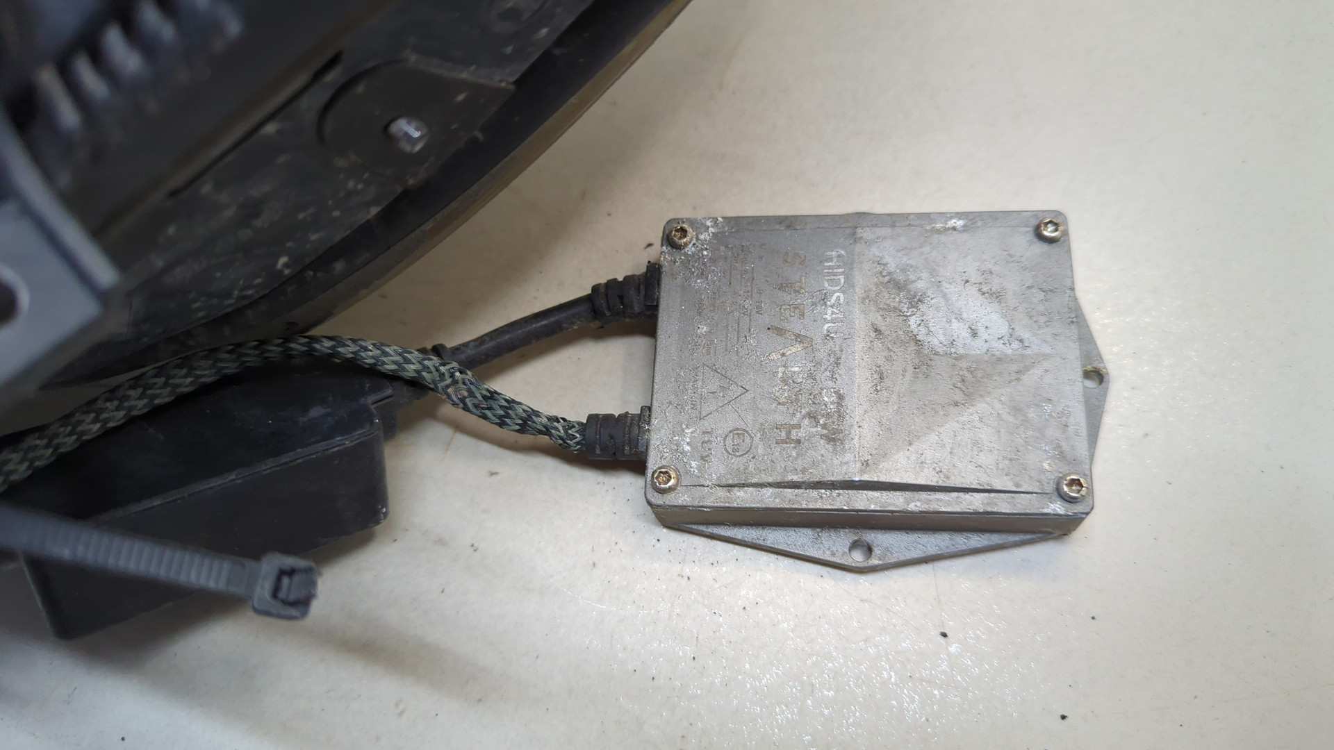 Фара правая