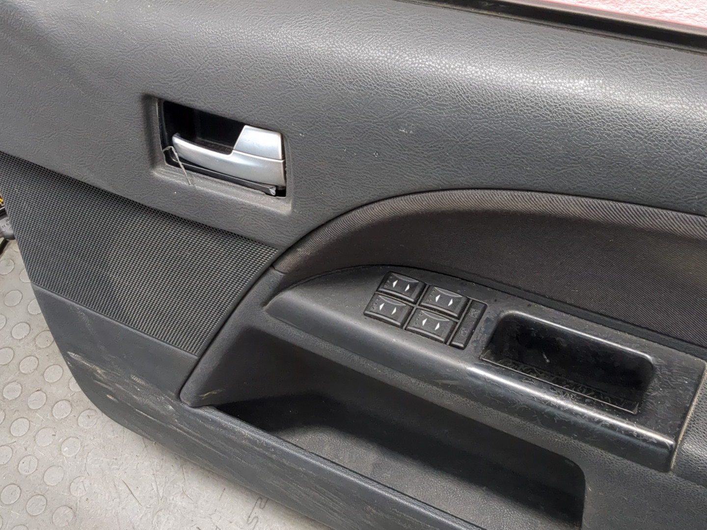 Дверь передняя правая