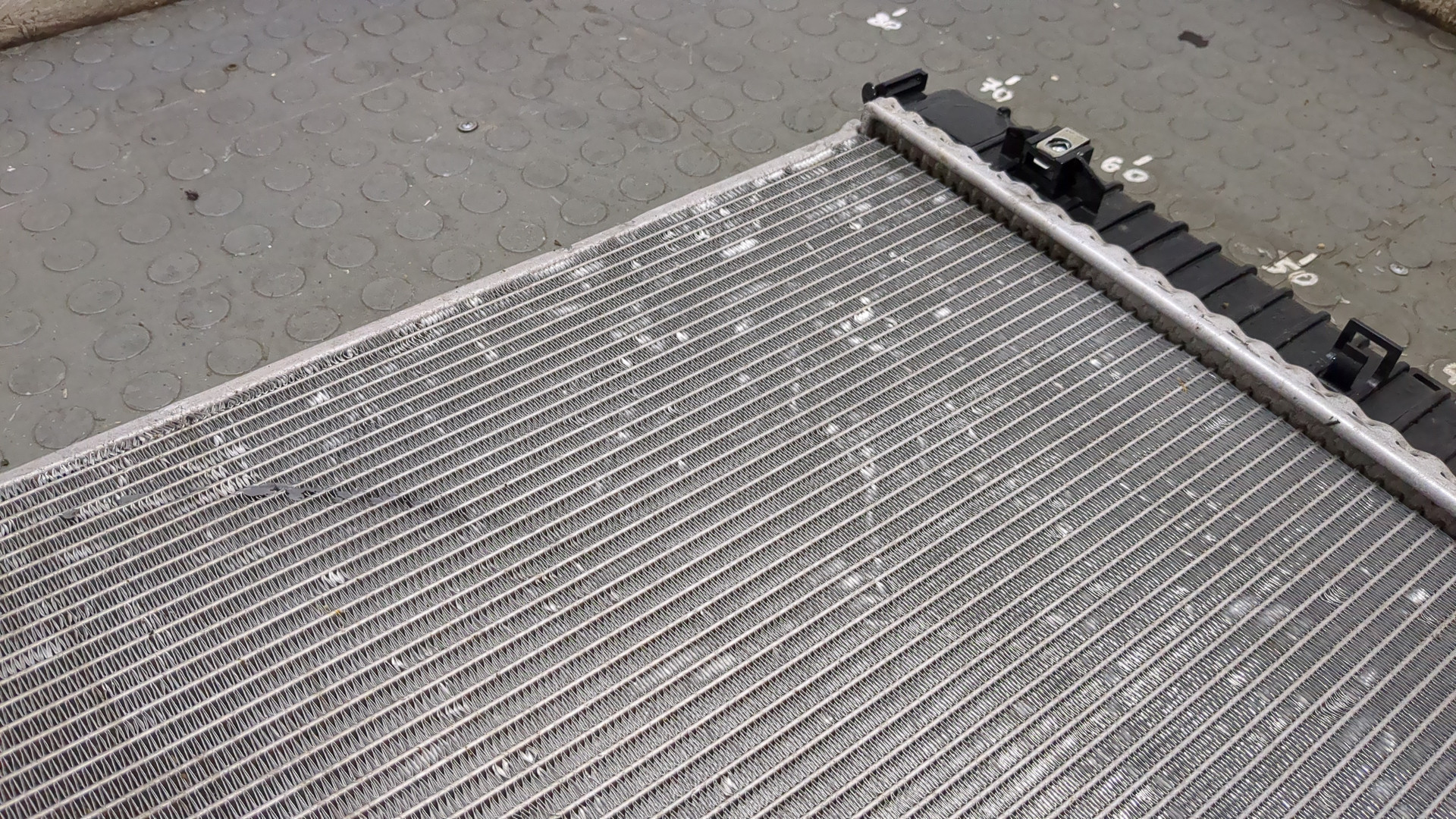 Радиатор охлаждения двигателя основной