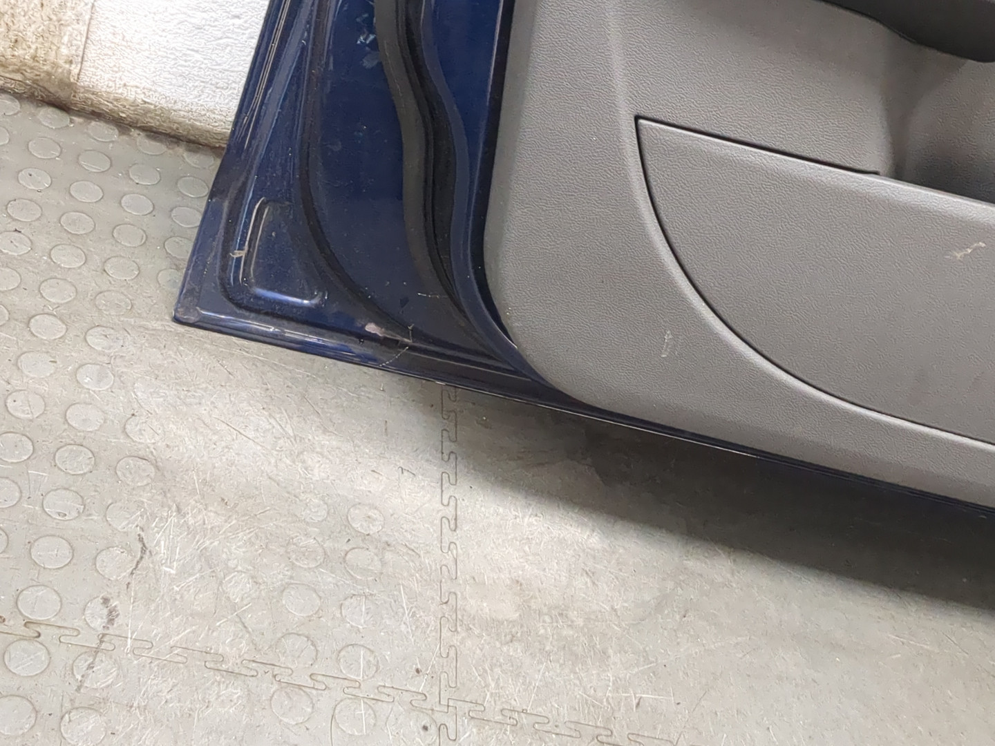 Дверь передняя левая